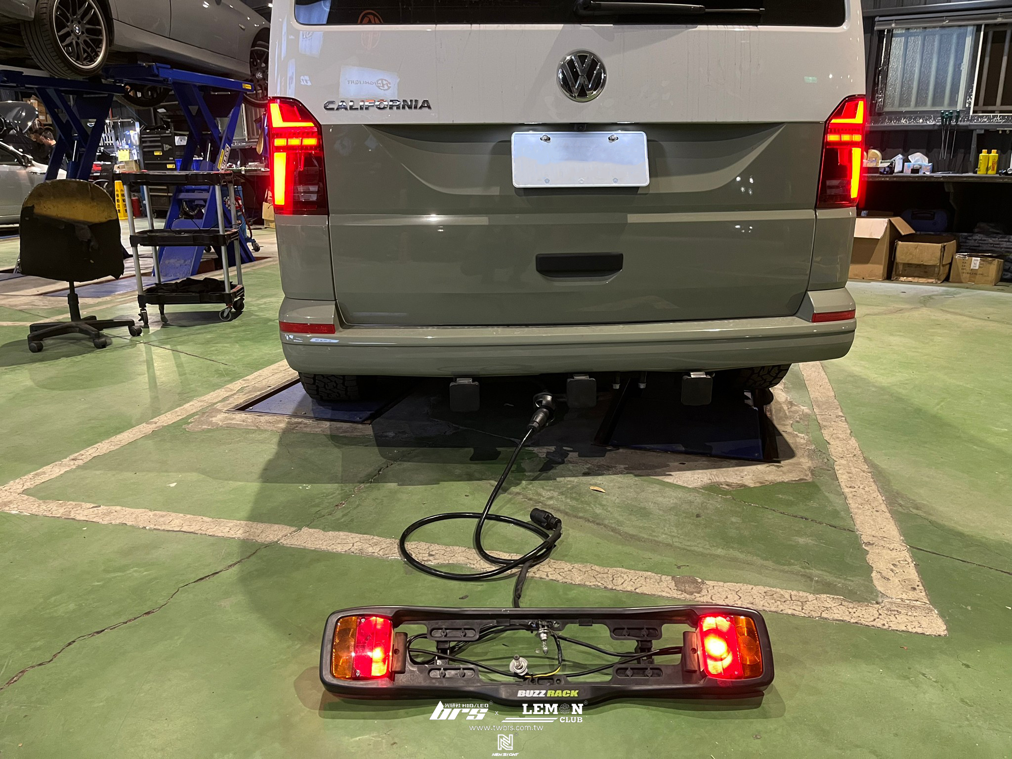 Volkswagen T6.1 安裝 原廠拖車勾線組