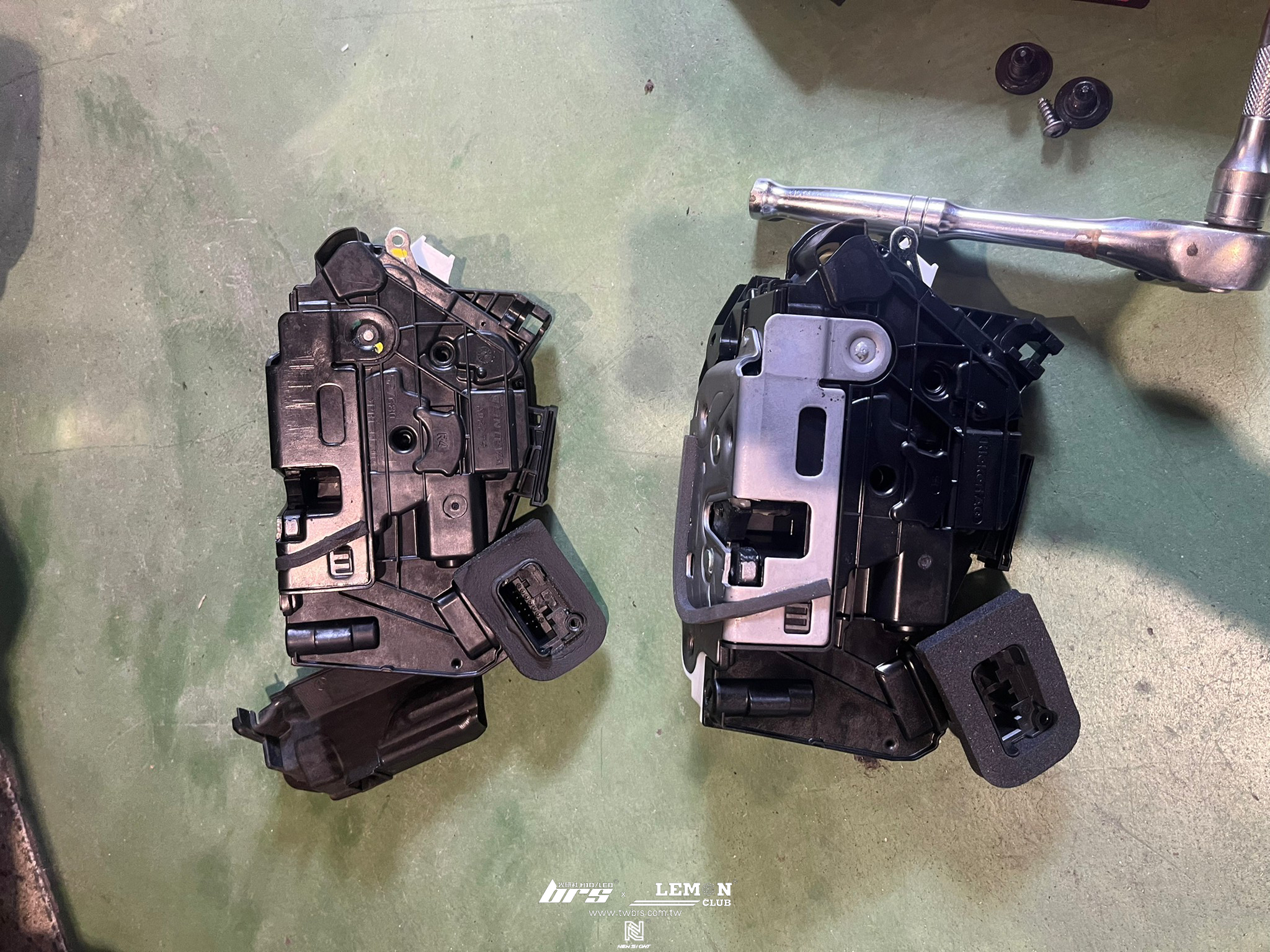 Skoda Superb 安裝 副駕駛座六角鎖更換