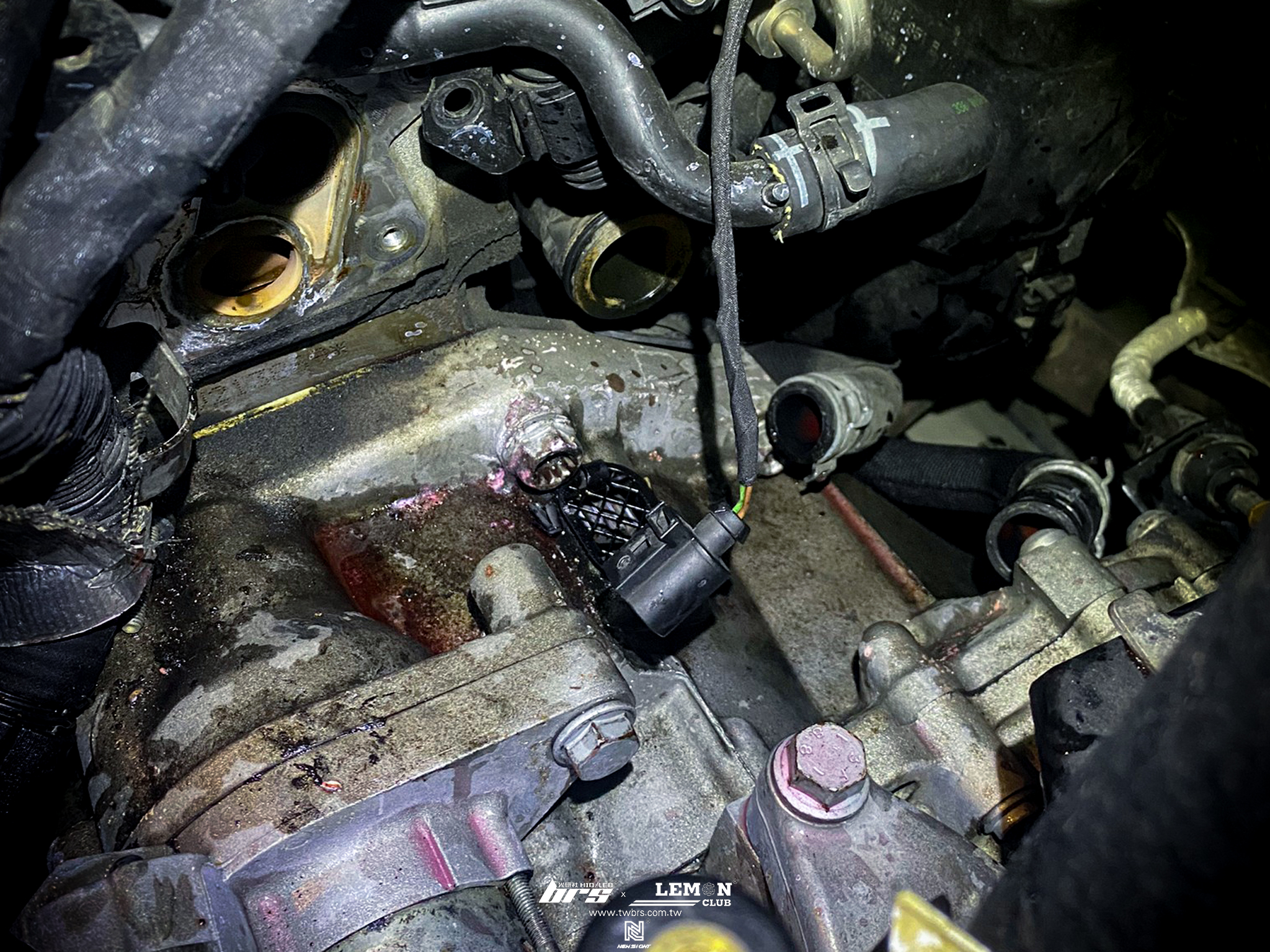 Volkswagen Scirocco 保養 節溫器+墊圈更換+水泵浦鐵水管更換+李仔串更換