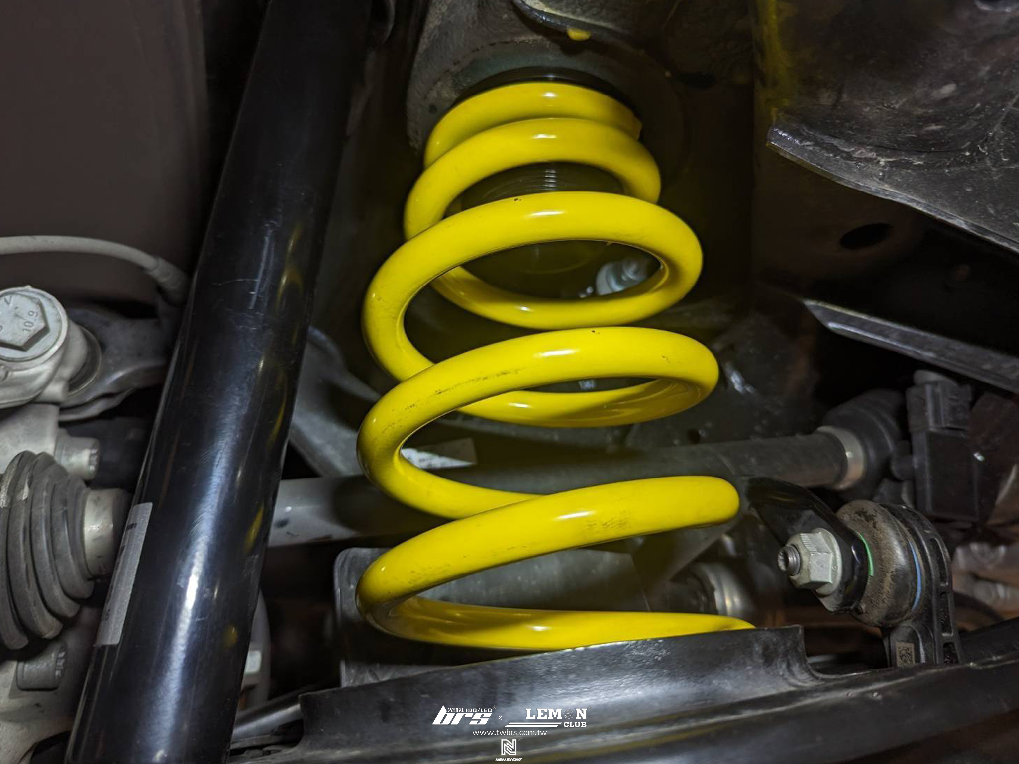 Volkswagen Octavia 安裝 SK避震器