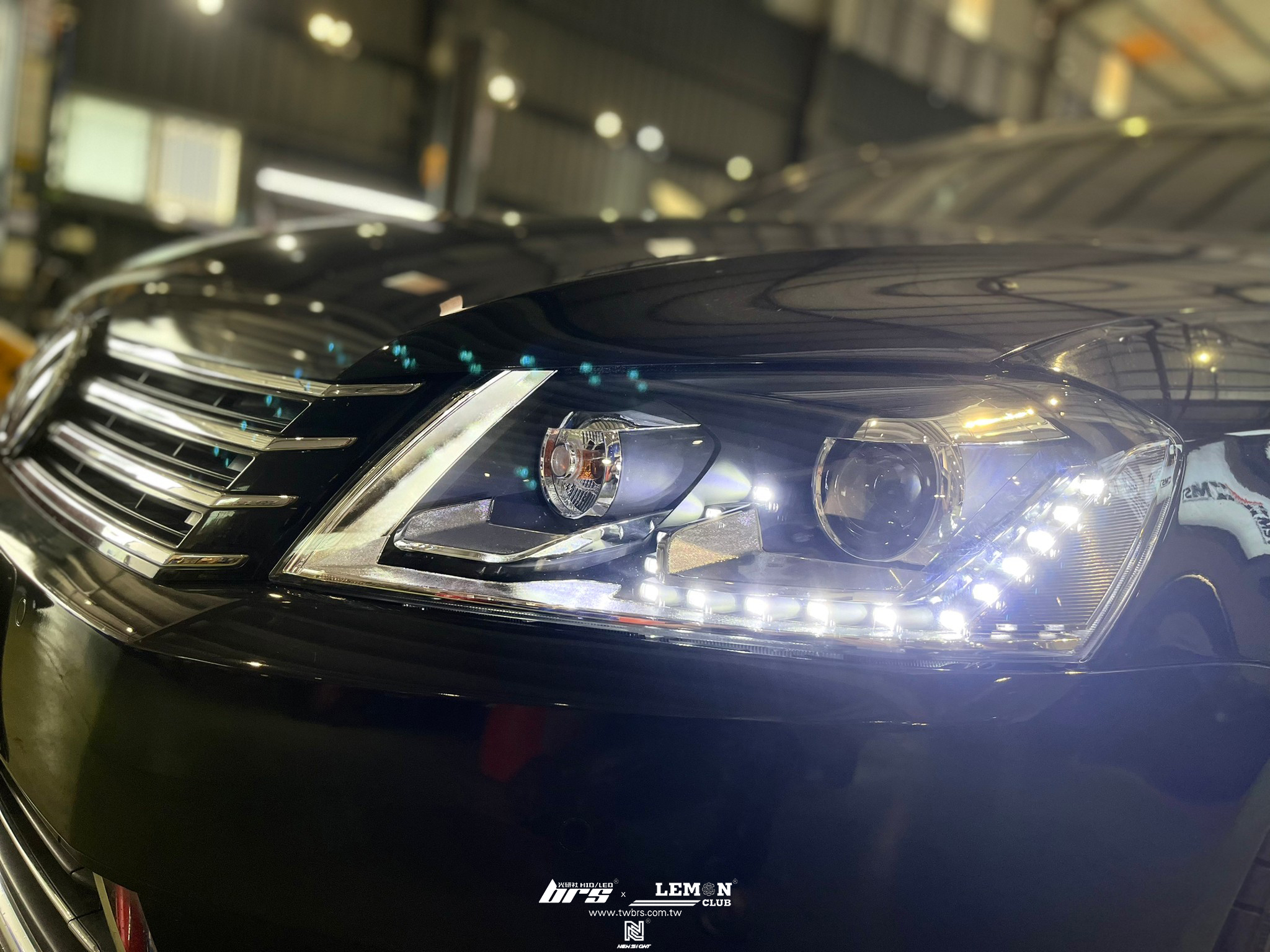 Volkswagen Passat B7 安裝 淚眼大燈總成