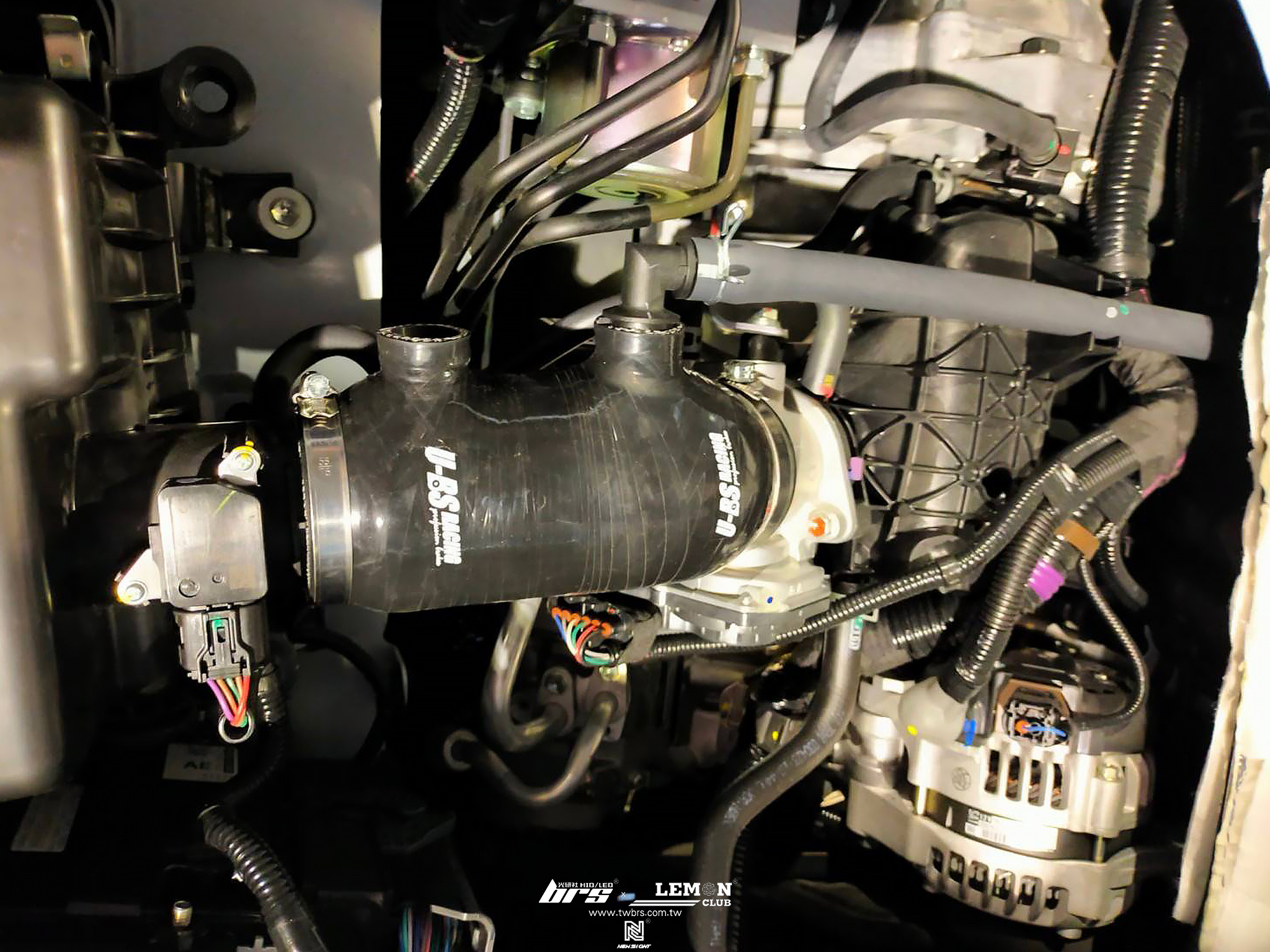 Toyota Town Ace 安裝 U-BS 強化進氣管