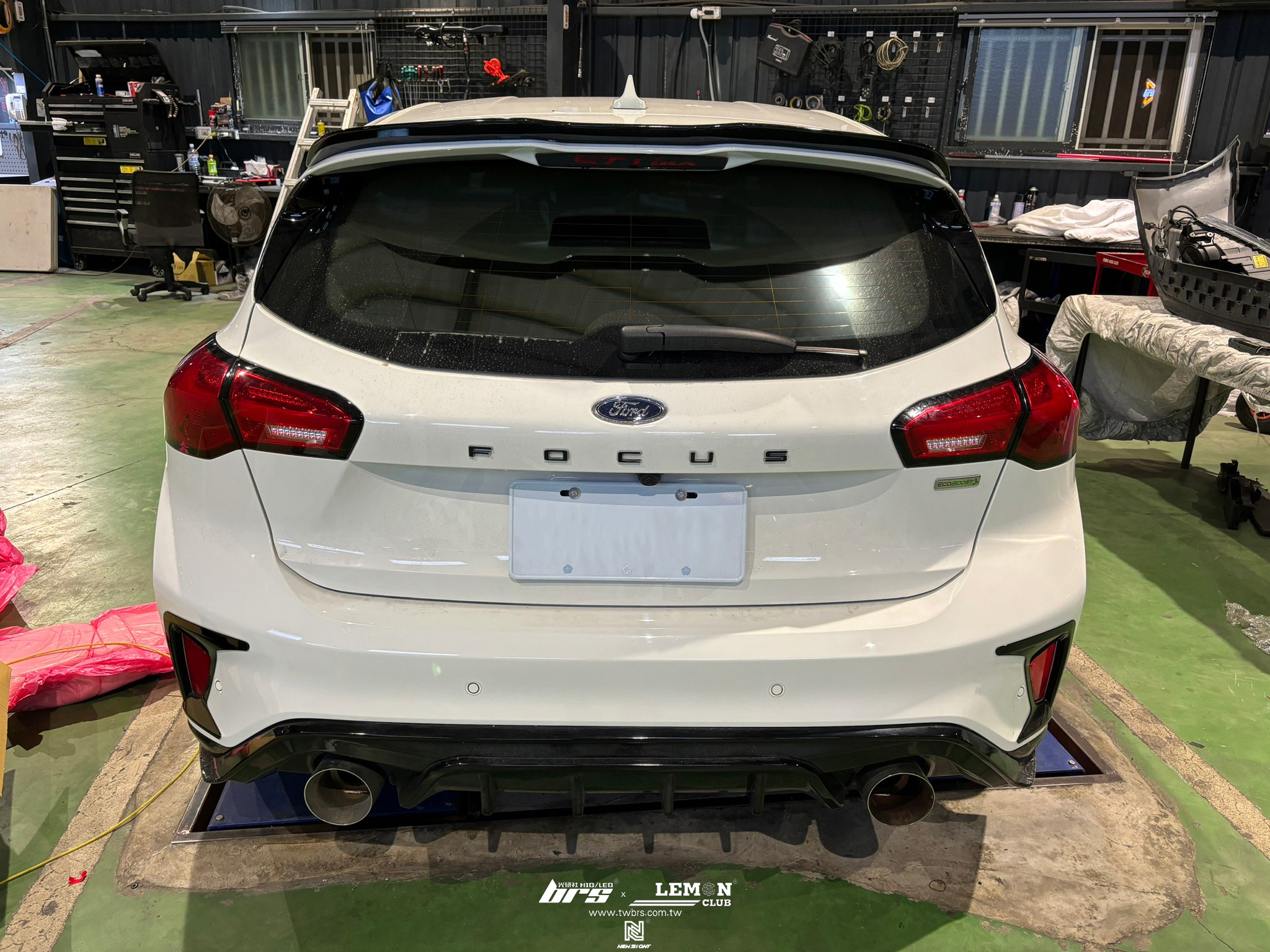 Ford Focus MK4 安裝 紅殼LED尾燈