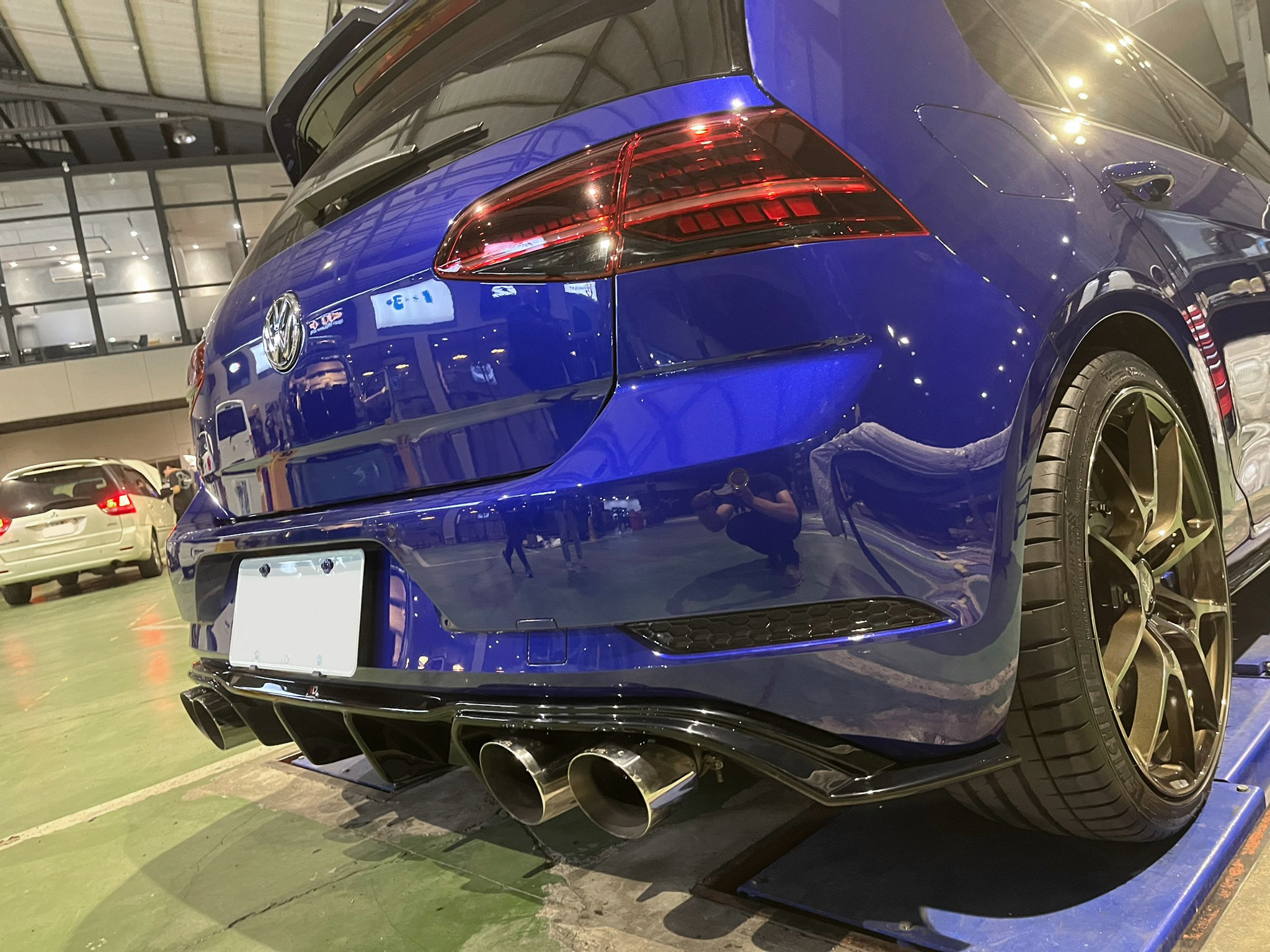 Volkswagen Golf 7.5 R 安裝 MAXTON後下巴