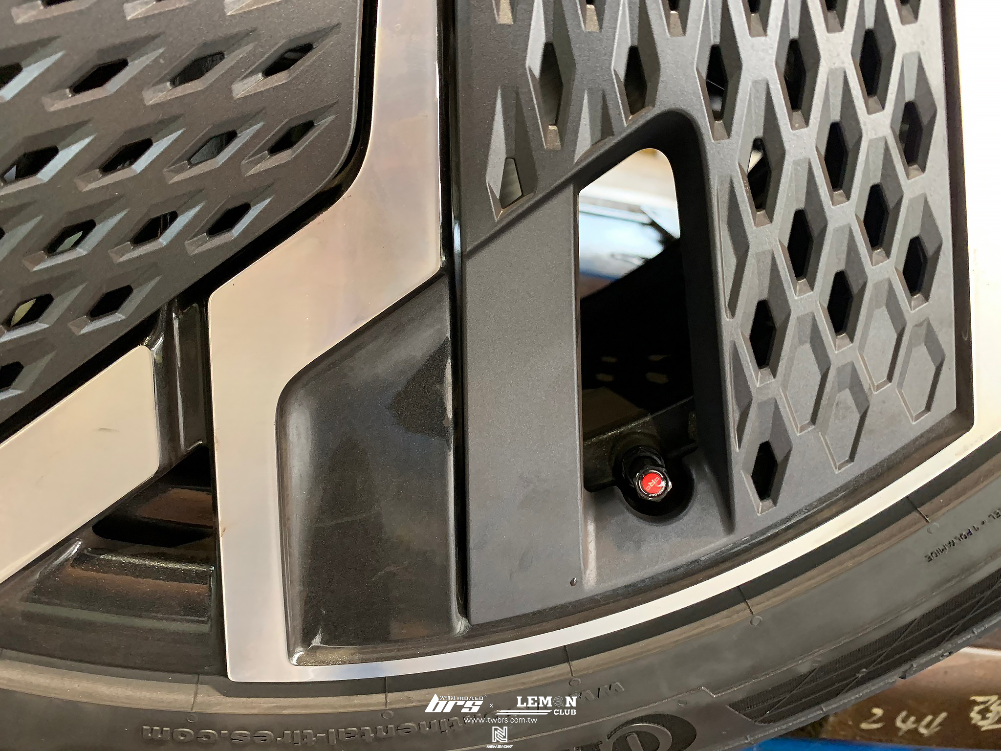 Skoda Kodiaq 安裝 原廠直接式胎壓(二代胎壓)+ORO金屬氣嘴(黑色)