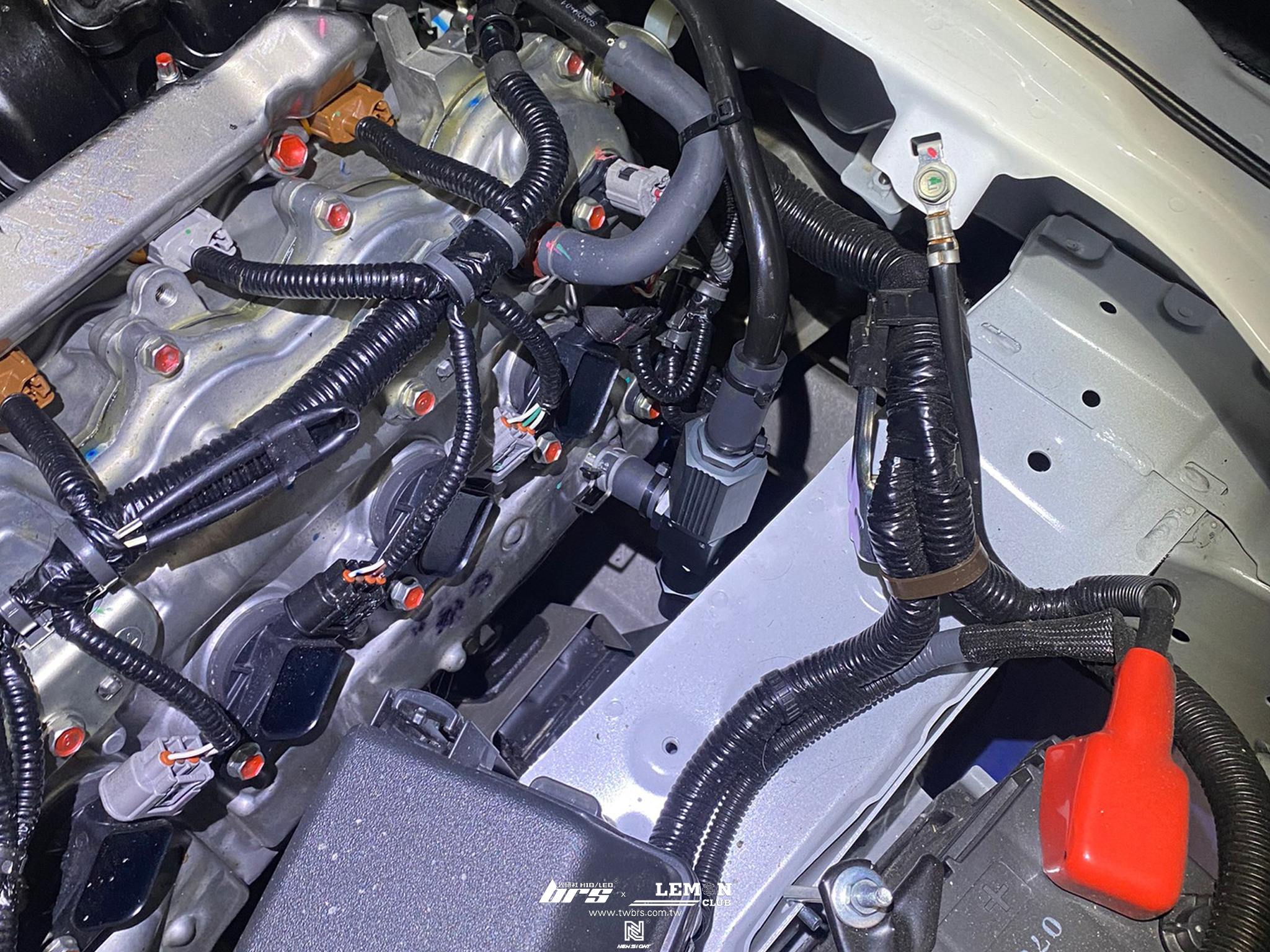 Toyota Town Ace 安裝 HARDRACE 方向機固定鋁座+U-BS曲軸負壓調整器