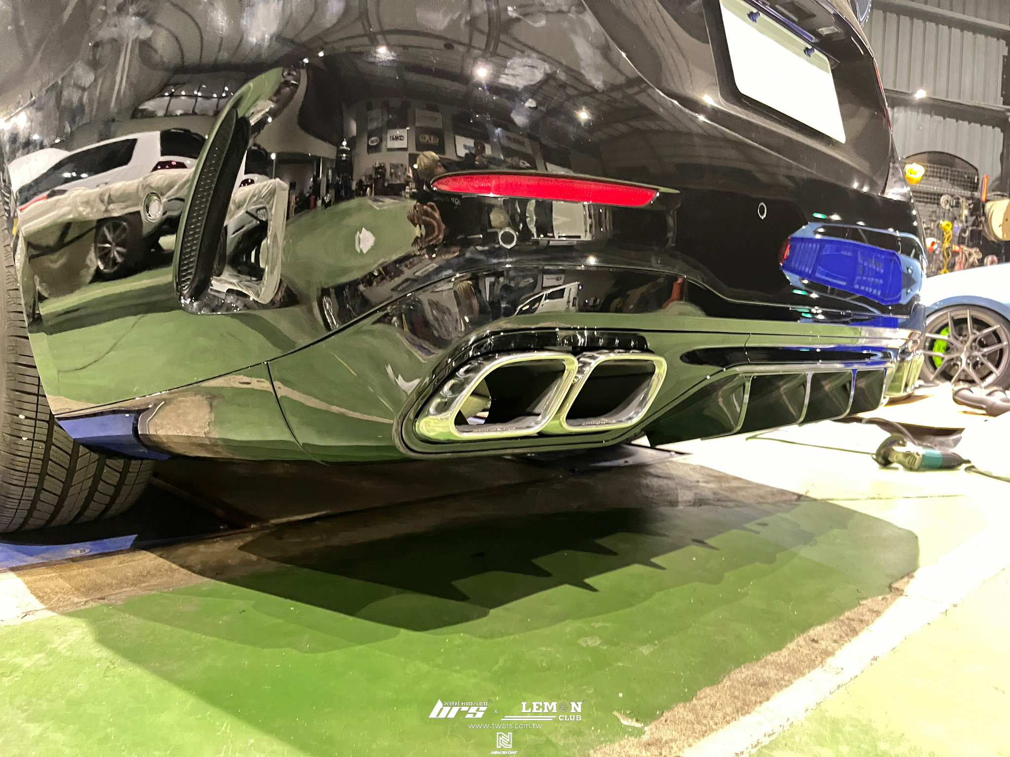 Benz W206 C300 安裝 C63式樣四出後下擾流