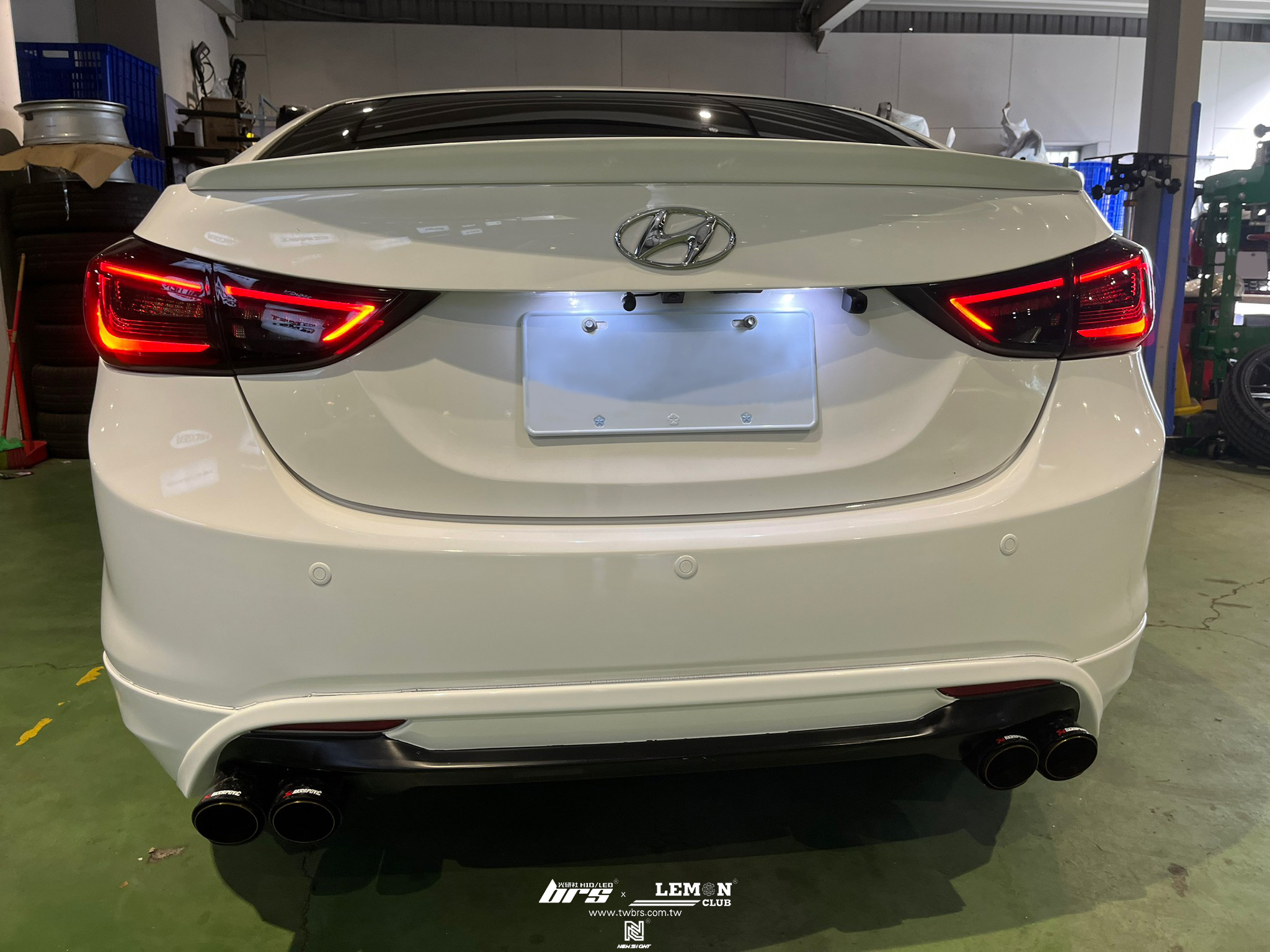 Hyundai Elantra 安裝 燻黑LED流水尾燈