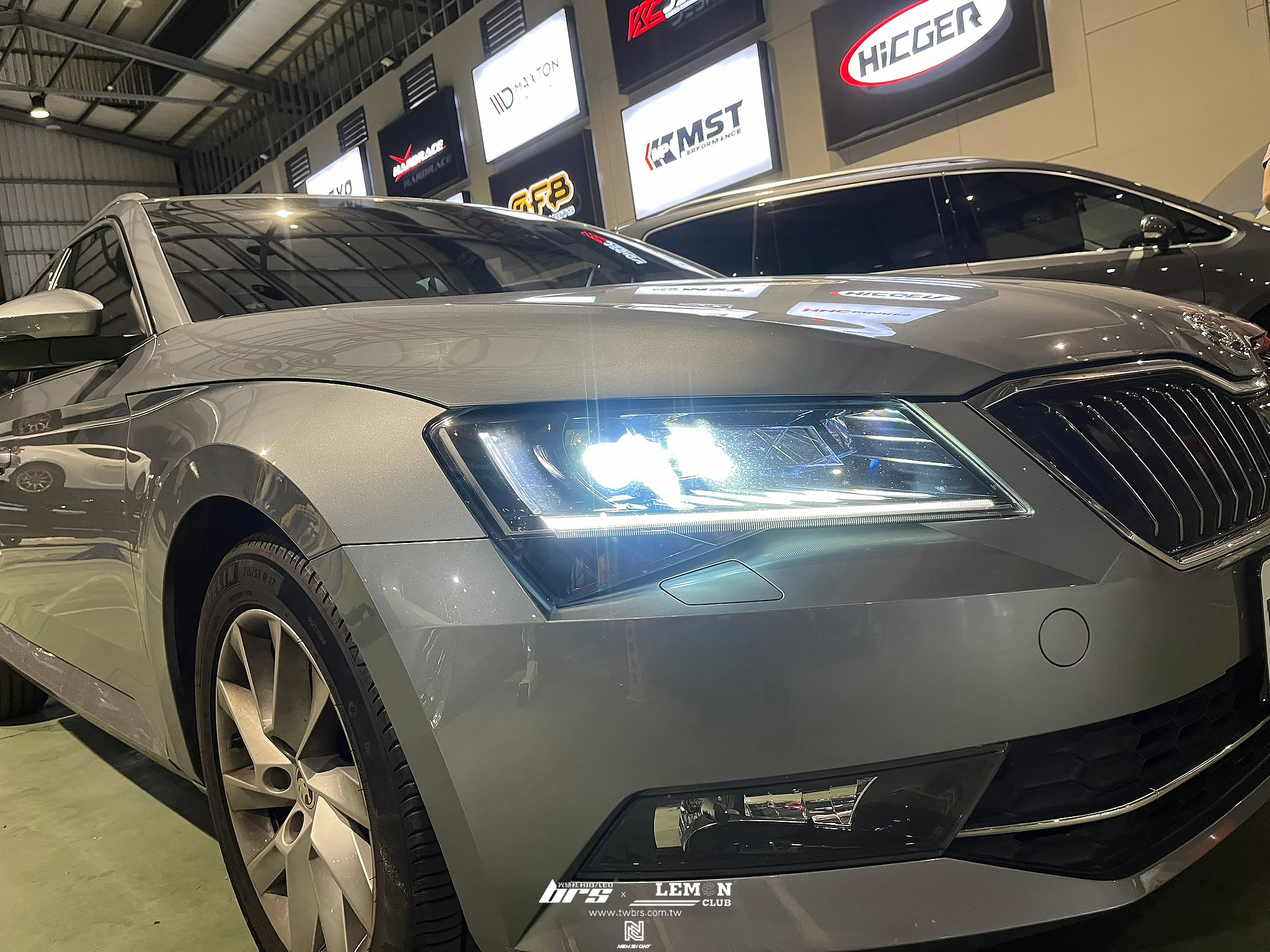 Skoda Superb 安裝 Highlight SS款(高階款) 6000K LED