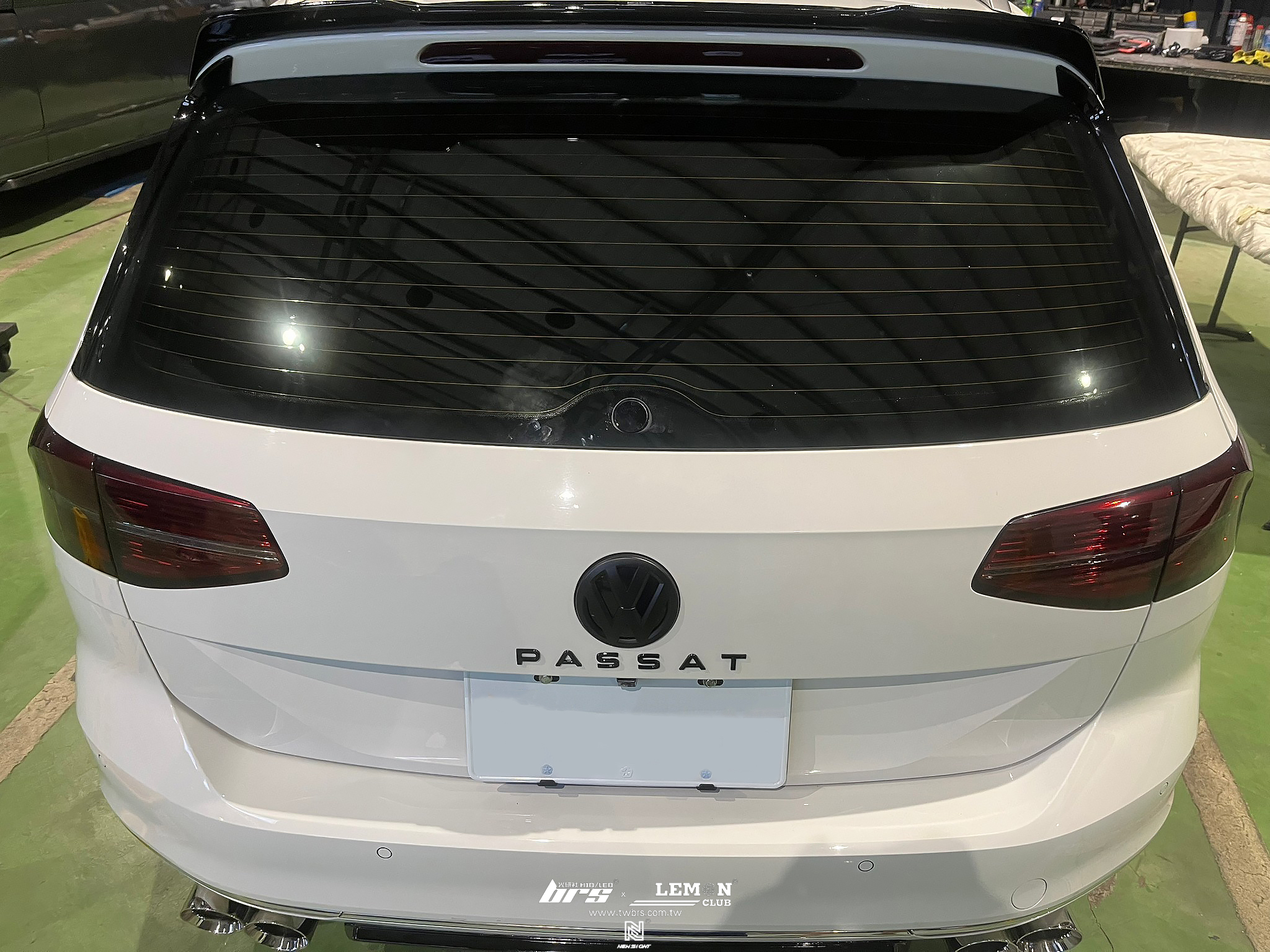 Volkswagen Passat B8 安裝 Leyo後雨刷移除塞