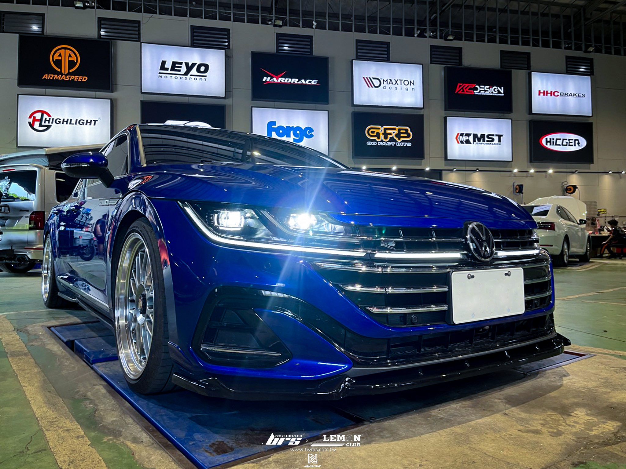 Volkswagen Arteon R-Line 安裝 類MAX前下巴+類MAX側裙
