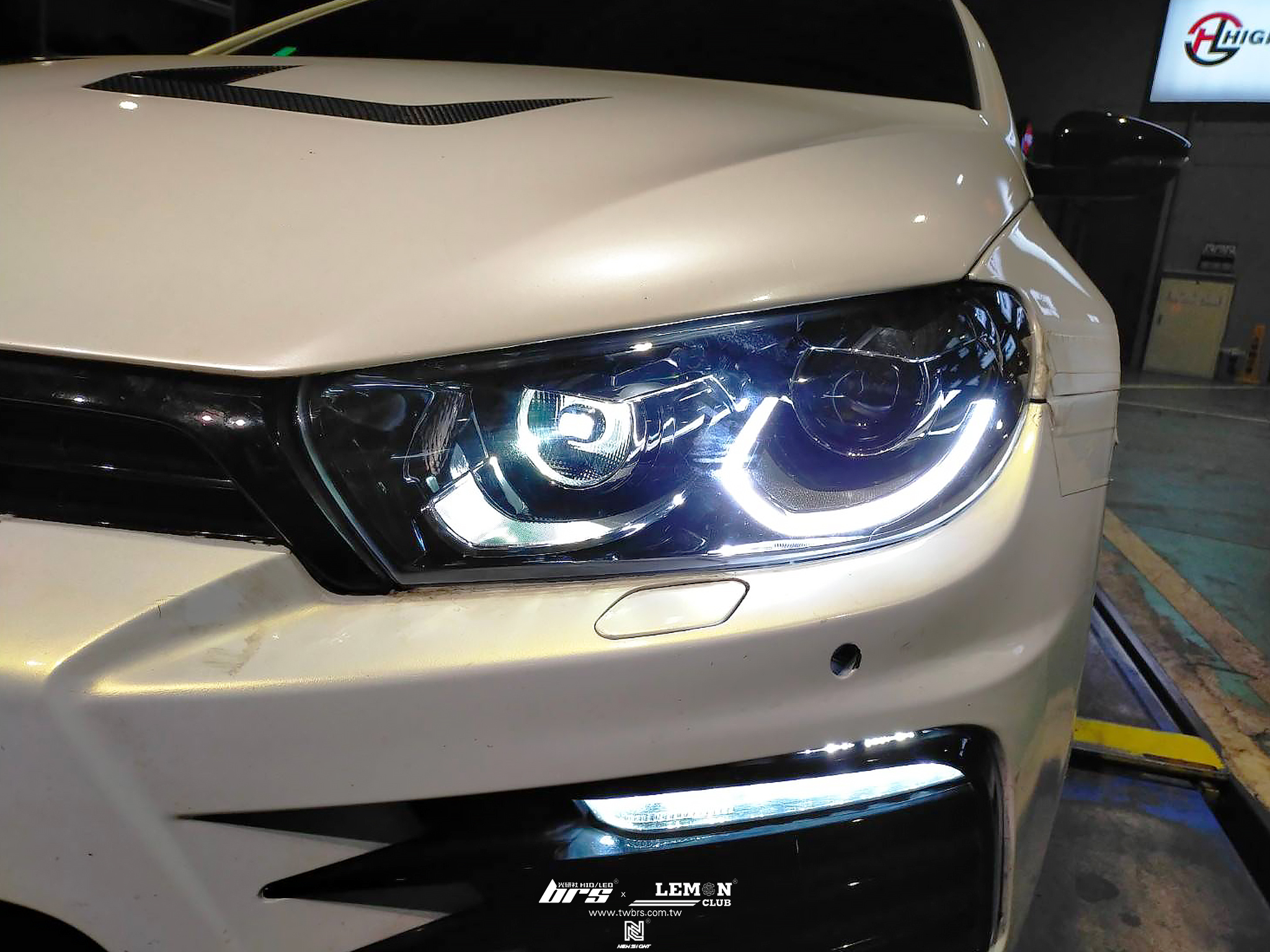 Volkswagen Scirocco 安裝 魚眼大燈總成+大燈Highlight SS款(高階款) 6000K LED