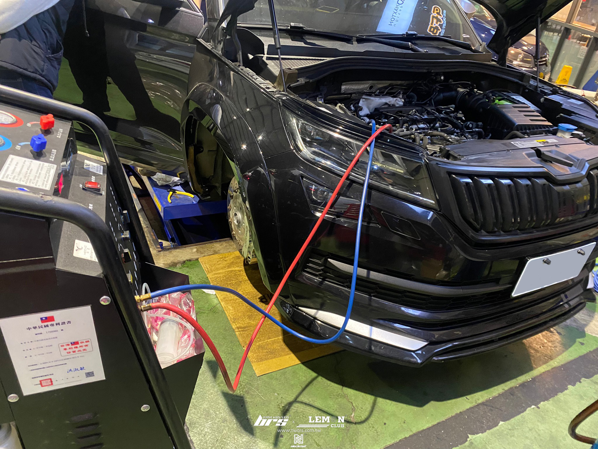 Skoda Kodiaq 保養(原廠機油泵皮帶+機油泵8字形油封+曲軸前蓋+燃油濾芯+原廠外皮帶+原廠外皮帶惰輪)+冷氣循環系統清洗+冷凍油更換+DPF清洗+HUNTER 3D電腦四輪定位