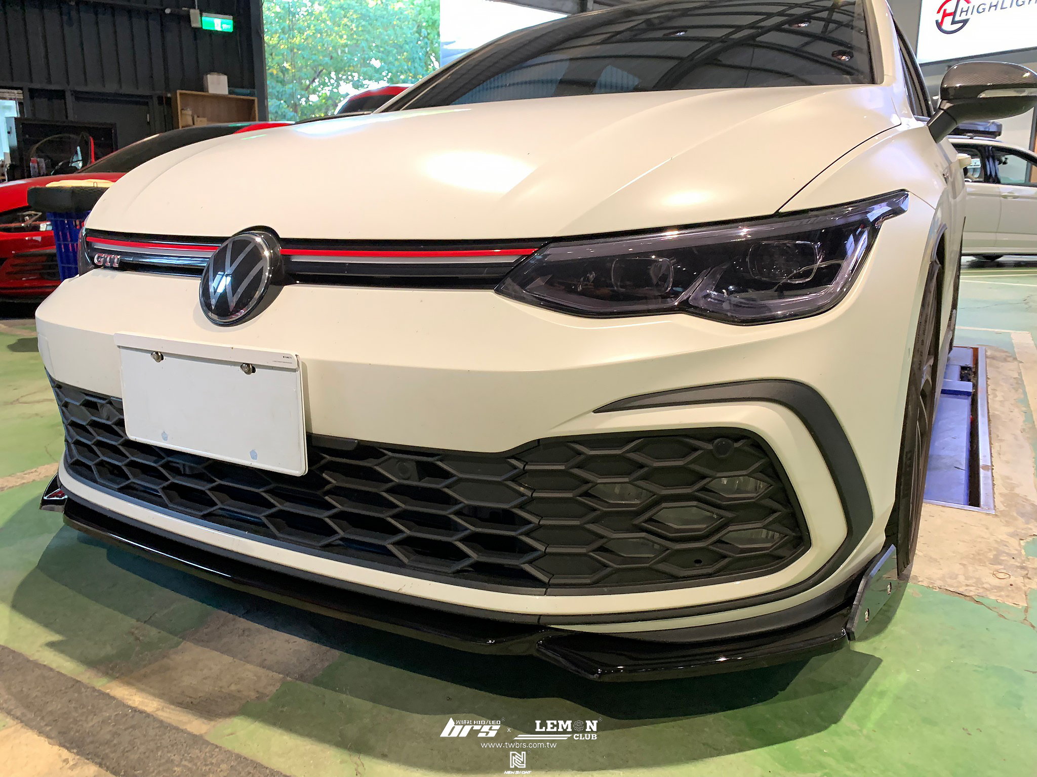 Volkswagen Golf 8 安裝 類MAX前下巴
