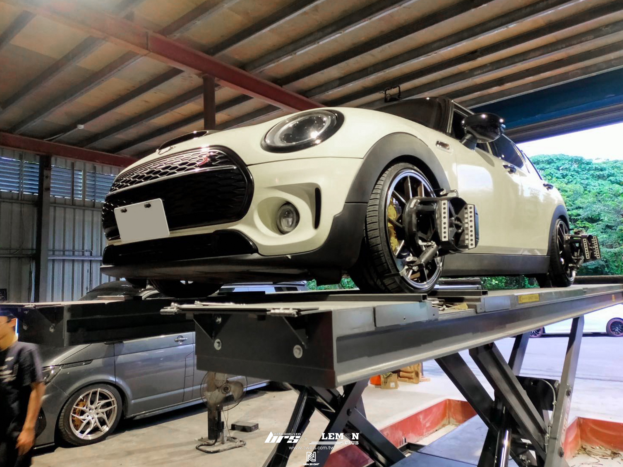 MINI F54 安裝 南港輪胎NS25 215/35ZR19+HUNTER 3D電腦四輪定位