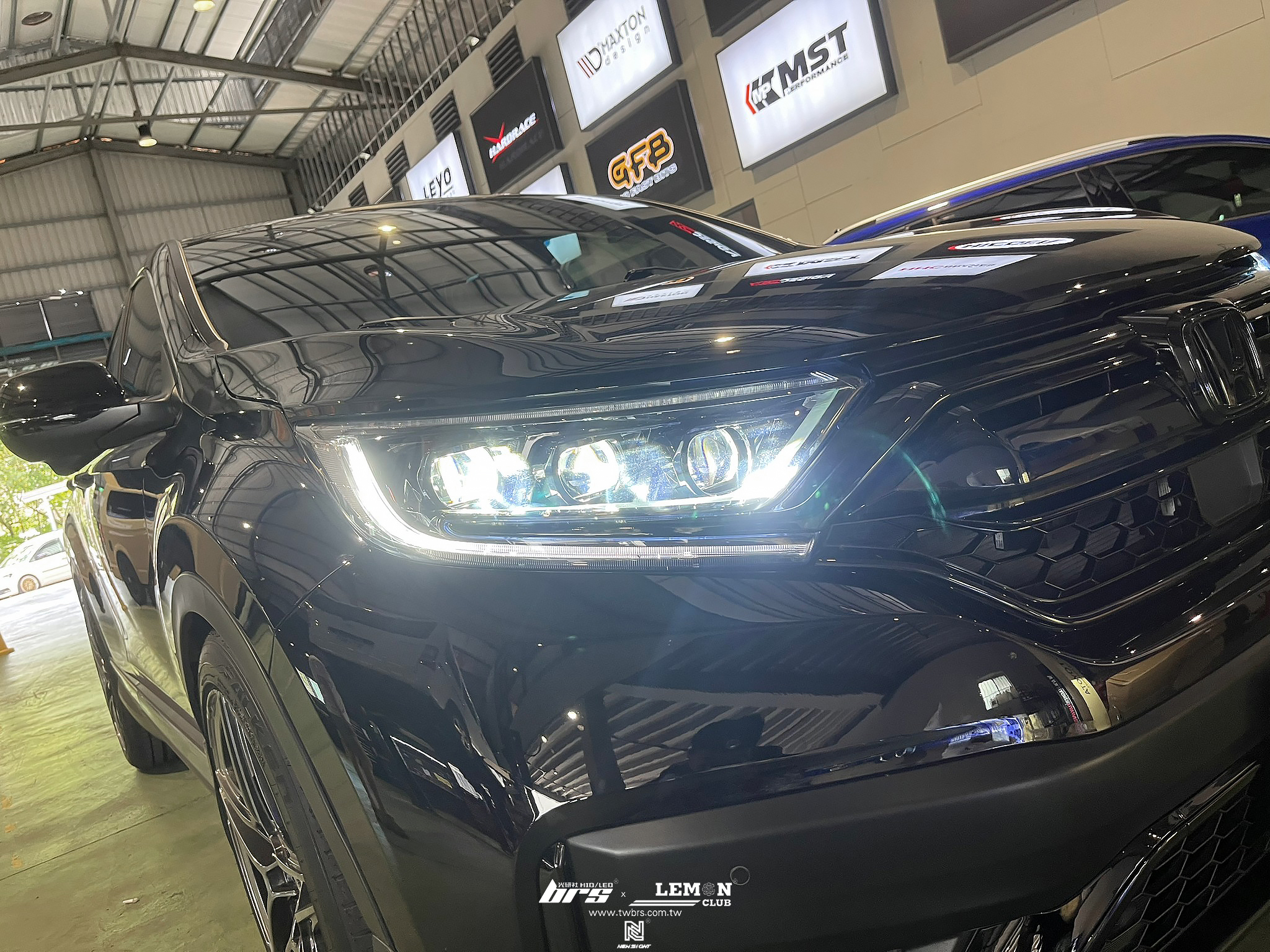 Honda CR-V 安裝 惡魔眼魚眼大燈總成
