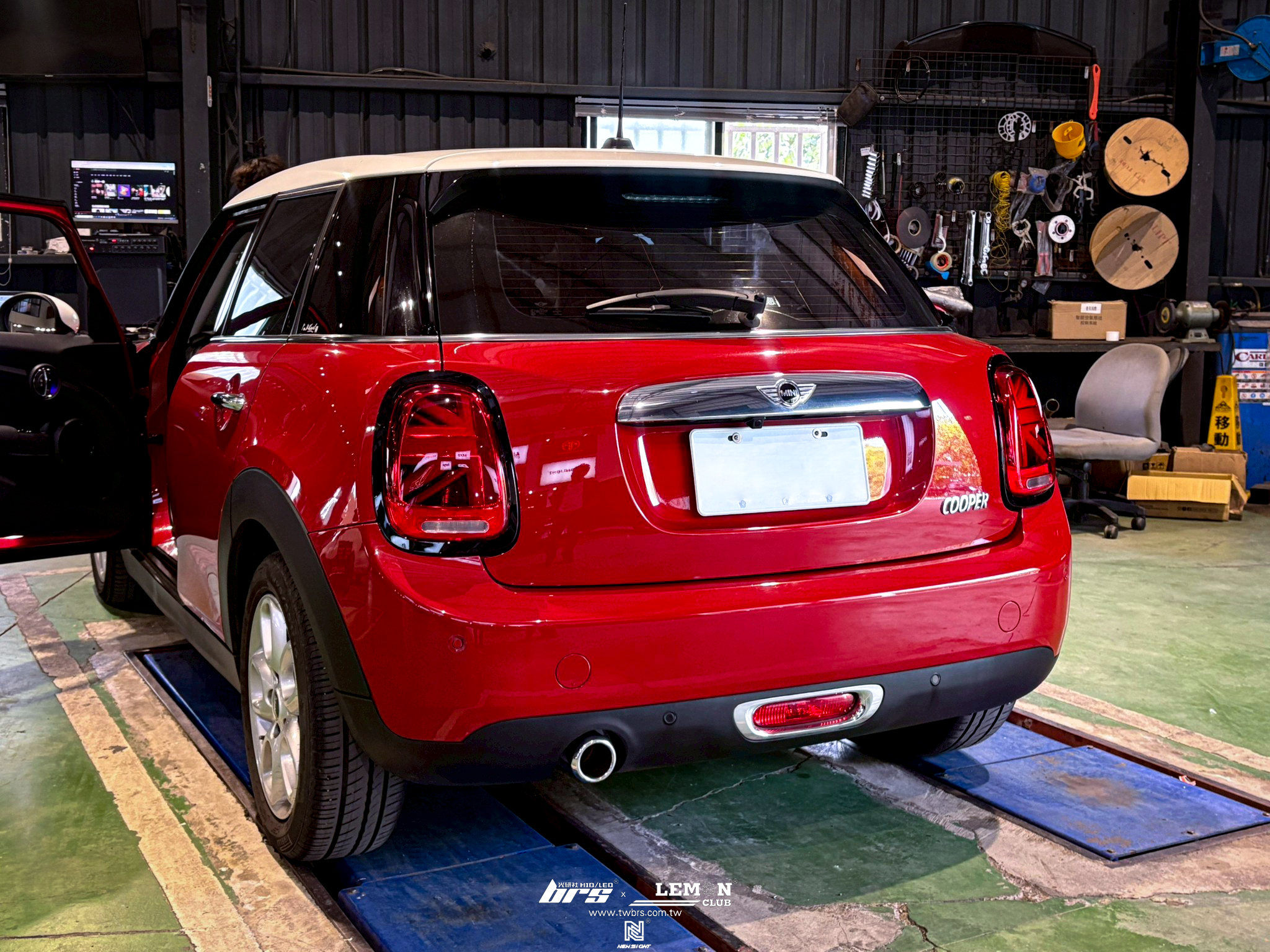 Mini Cooper F55 安裝 紅殼款LED英國國旗尾燈