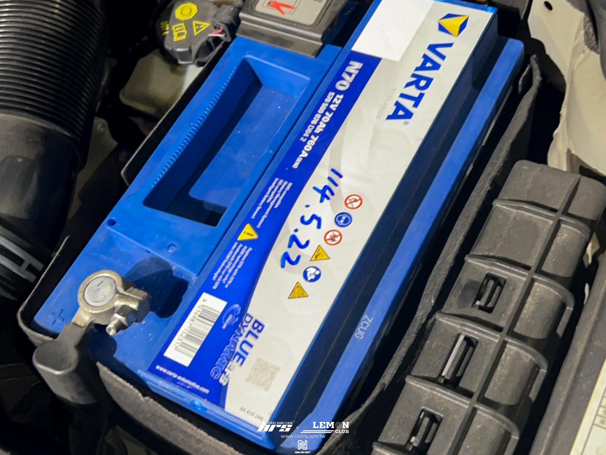 Skoda Octavia 安裝 VARTA N70 70AH電瓶更換(歐製)