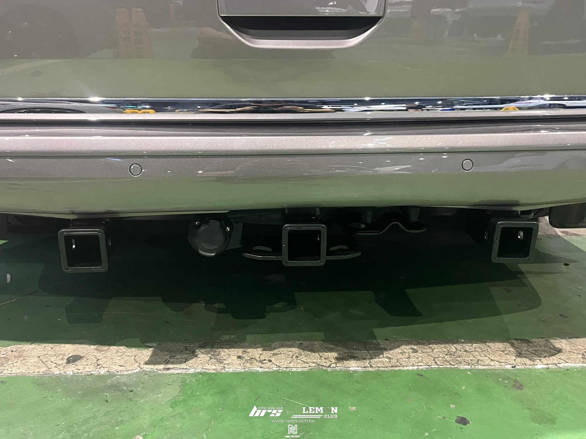 Volkswagen T6.1 安裝 美式三孔拖車勾(載重加強版)+原廠拖車勾線組