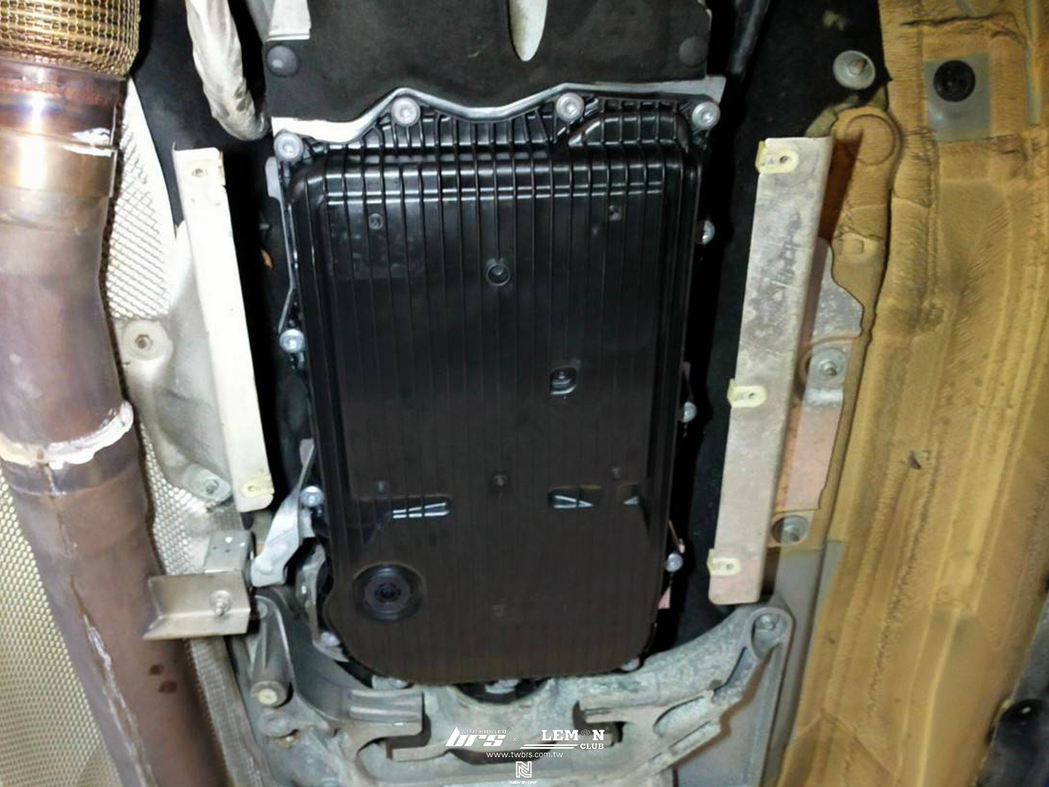 BMW G31 保養(原廠變速箱油底殼+ZF8八速全合成變速箱油)