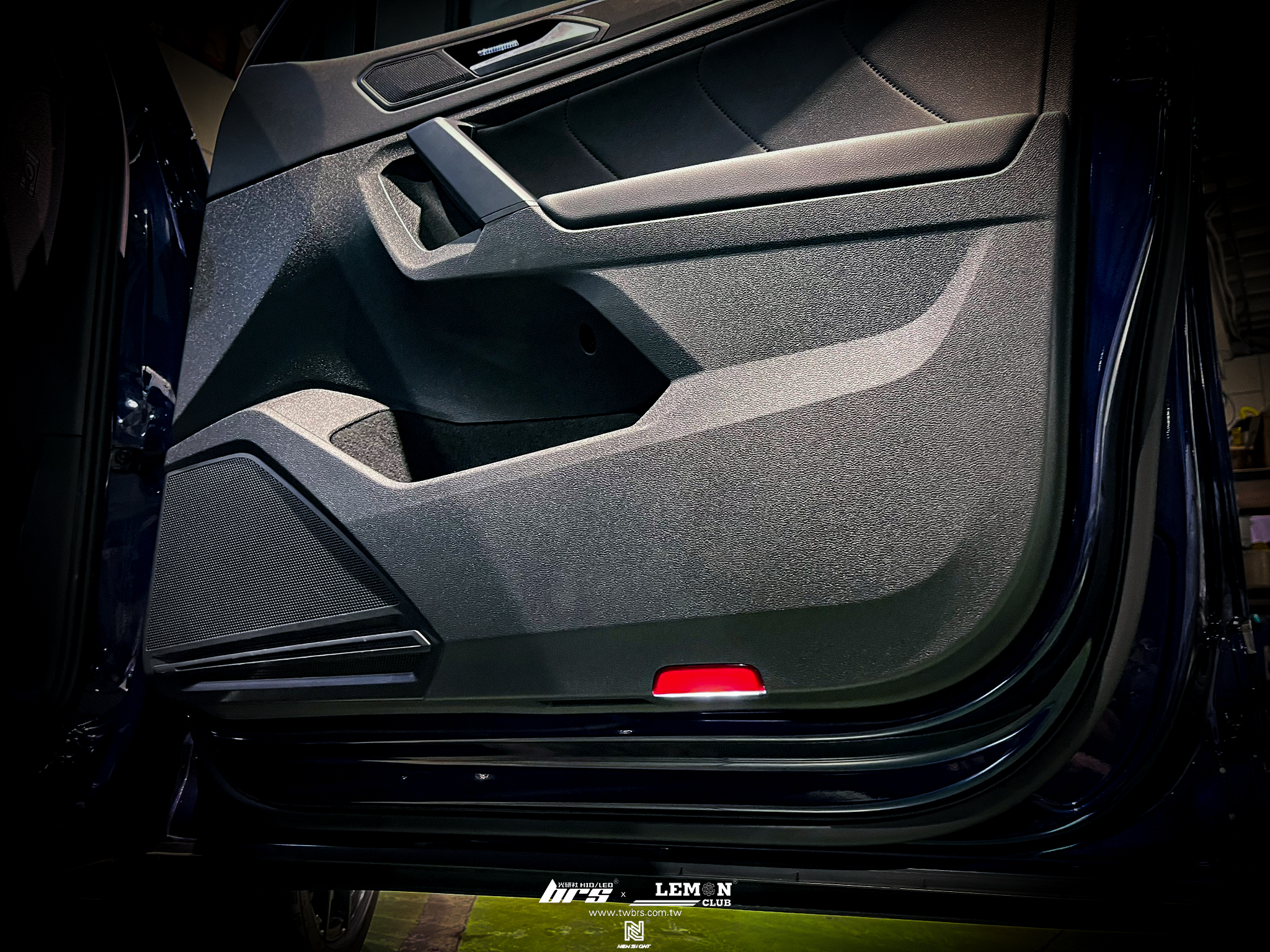 Volkswagen New Tiguan 安裝 專用門邊燈