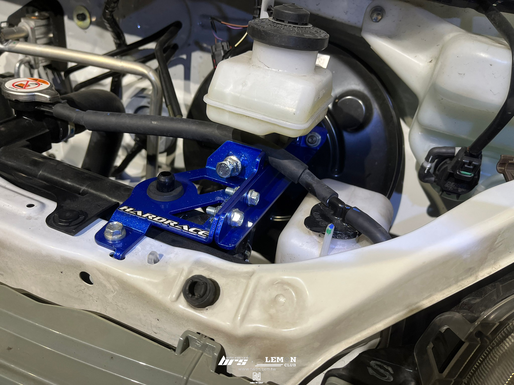 Toyota Town Ace 安裝 HARDRACE 煞車總泵頂桿