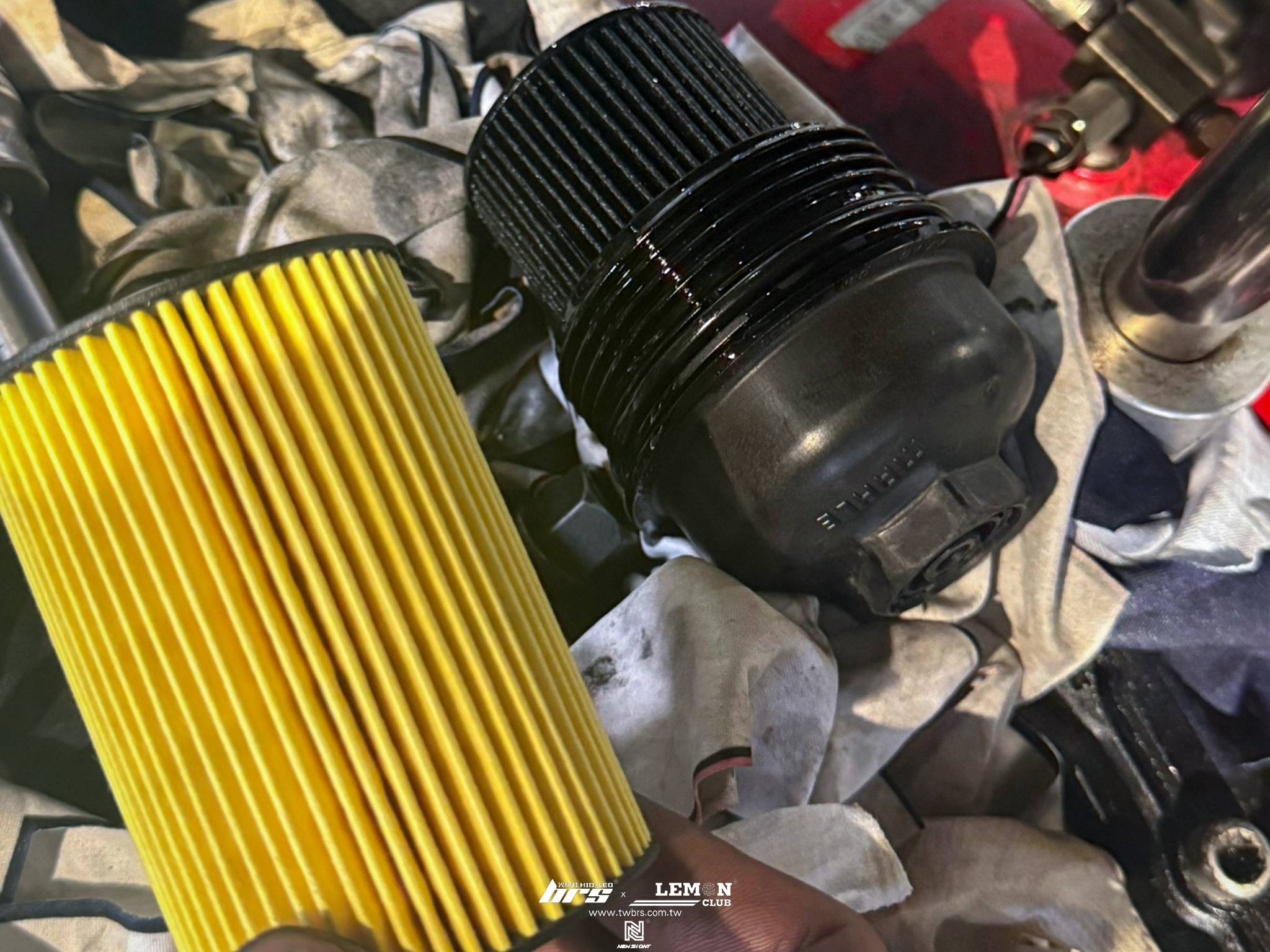 Skoda Superb 保養 汽門室蓋總成更換+噴油嘴墊圈更換+德國Rheinol萊茵機油5W30更換+原廠機油芯更換+原廠洩油螺絲更換