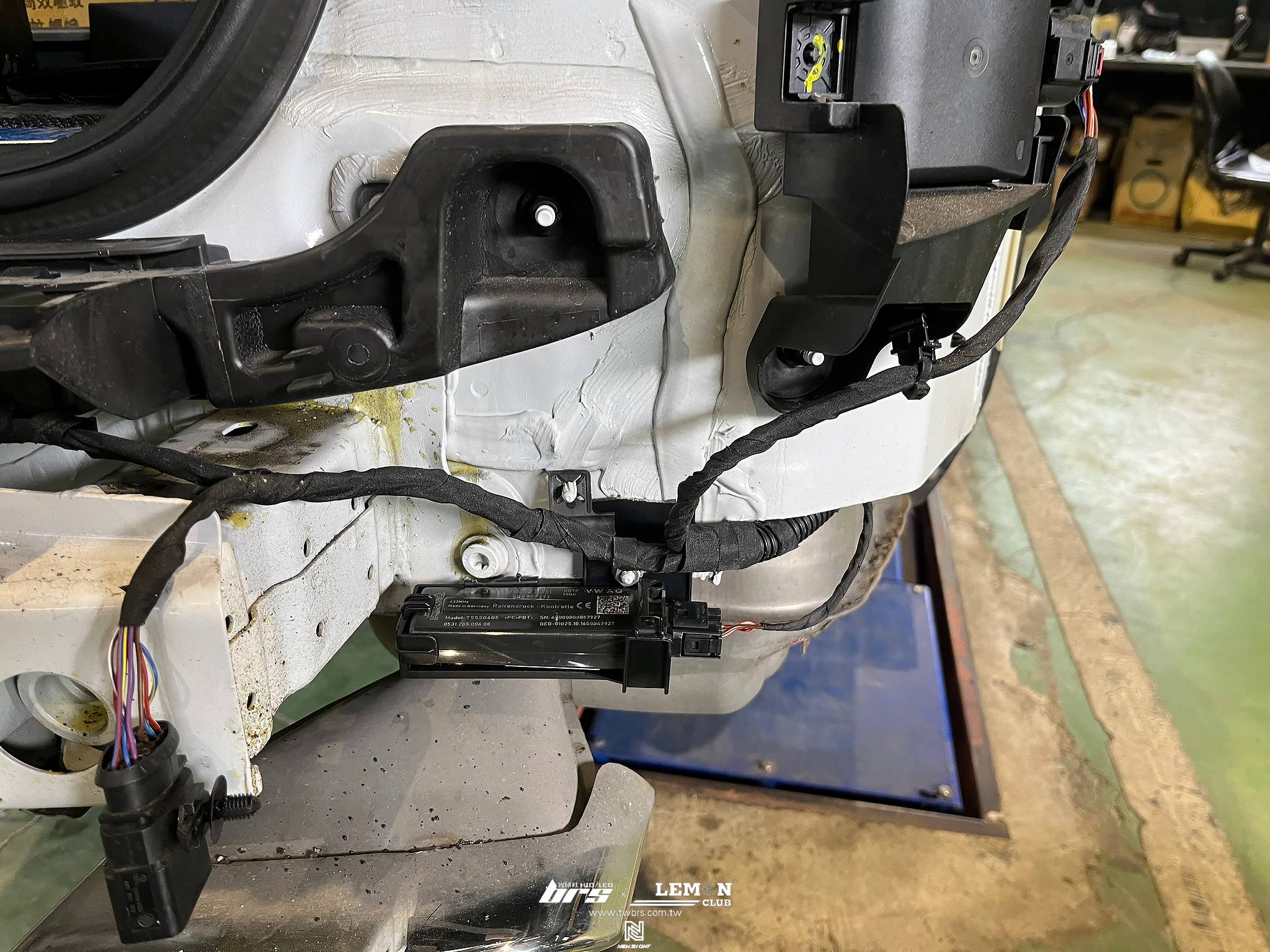 Skoda Superb 安裝 原廠直接式胎壓(二代胎壓)+ORO金屬氣嘴(黑色)