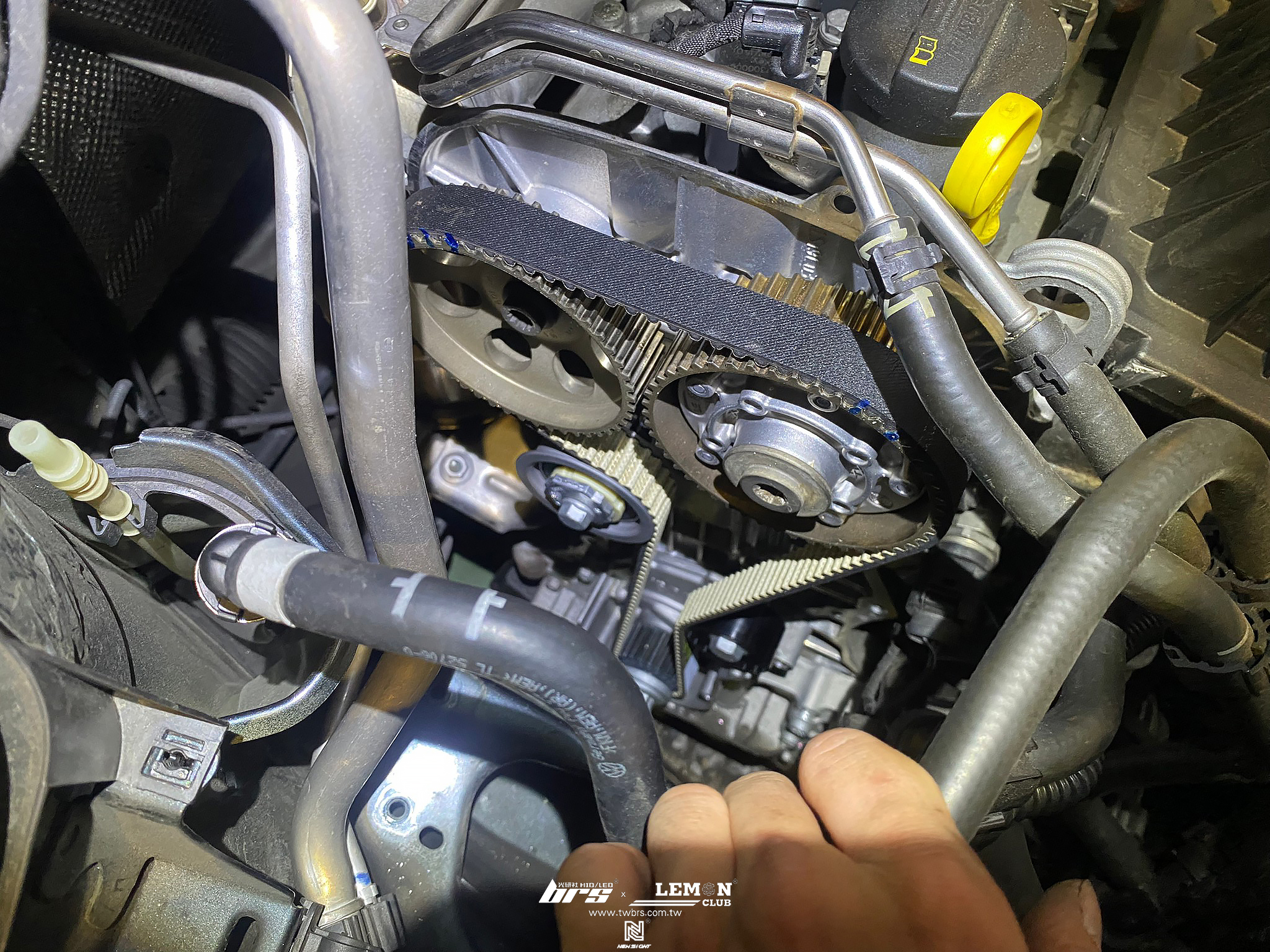 Skoda Fabia 保養(原廠進氣濾芯+原廠火星塞+正時皮帶+惰輪)+節氣門清洗