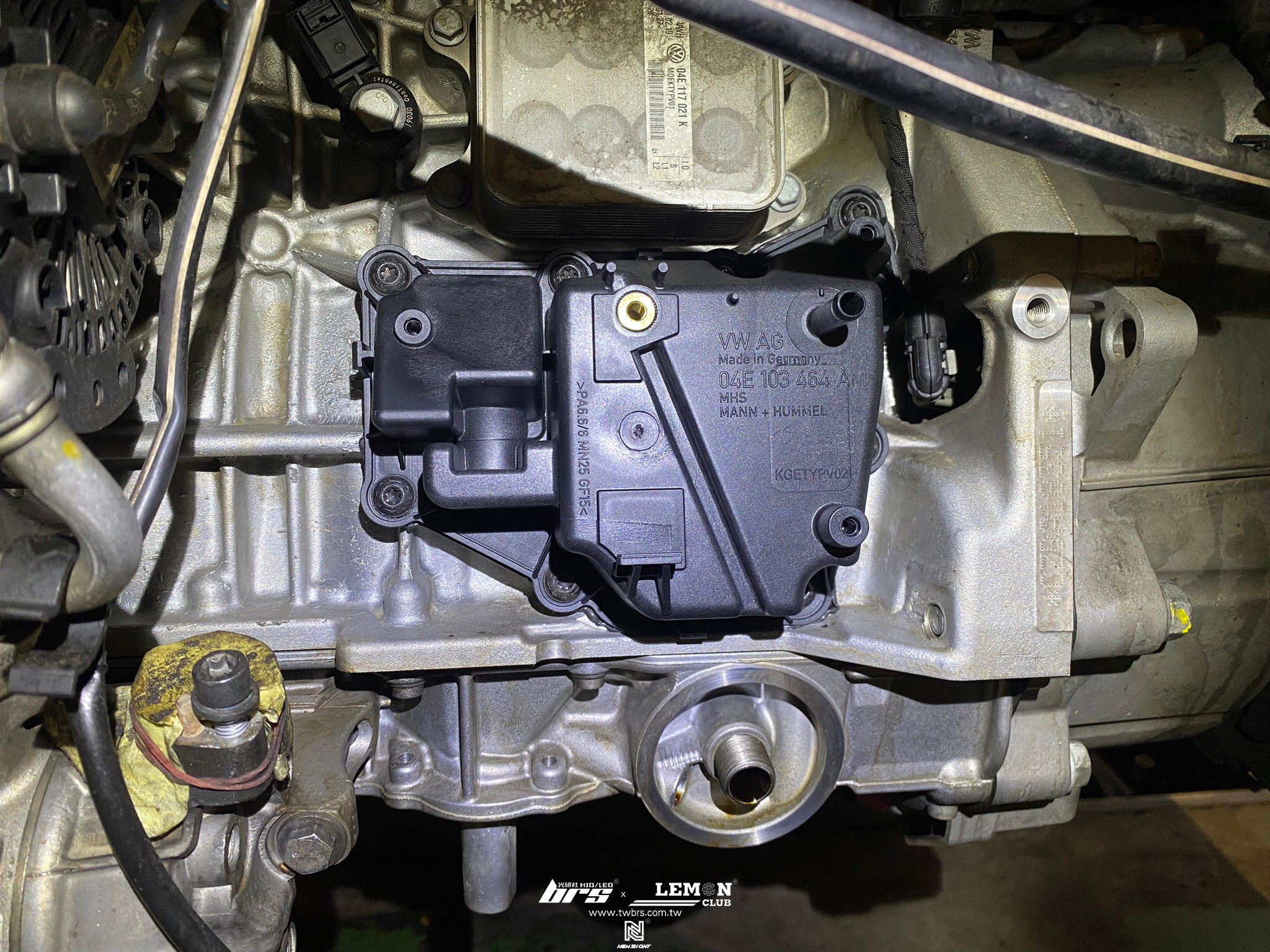 Skoda Superb 保養 核桃沙清洗+PVC油氣分離器+鋁合金油底殼+內龜板+引擎護板+前保桿護板+輪軸承