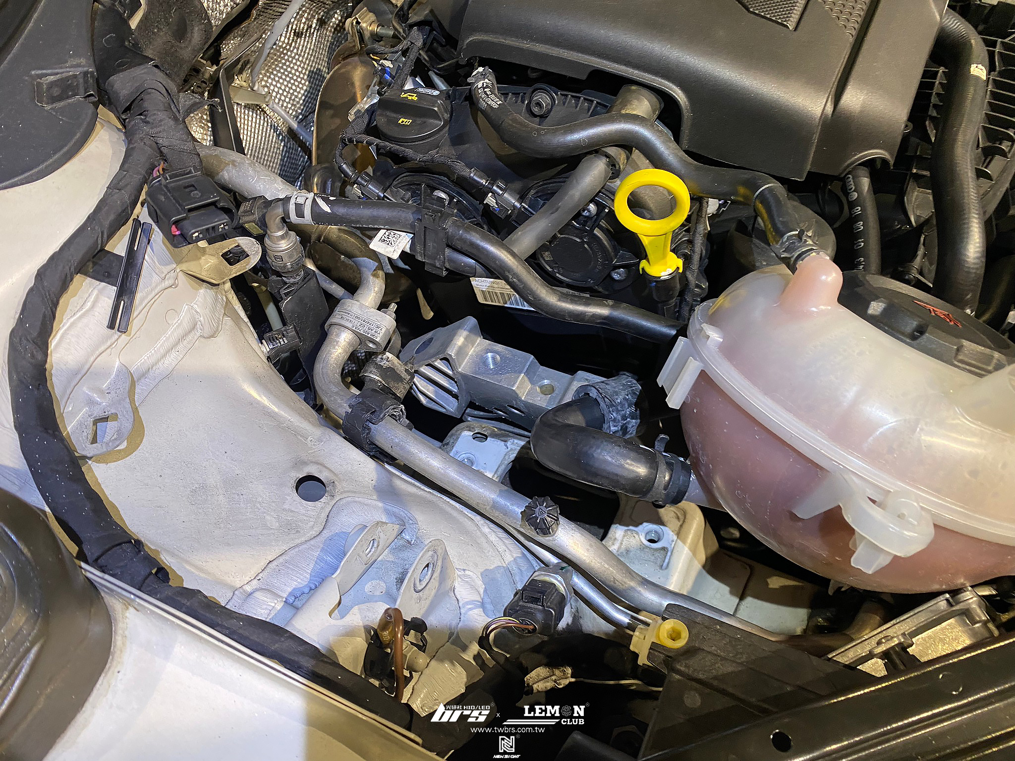 Skoda Superb 保養 引擎腳+變速箱腳