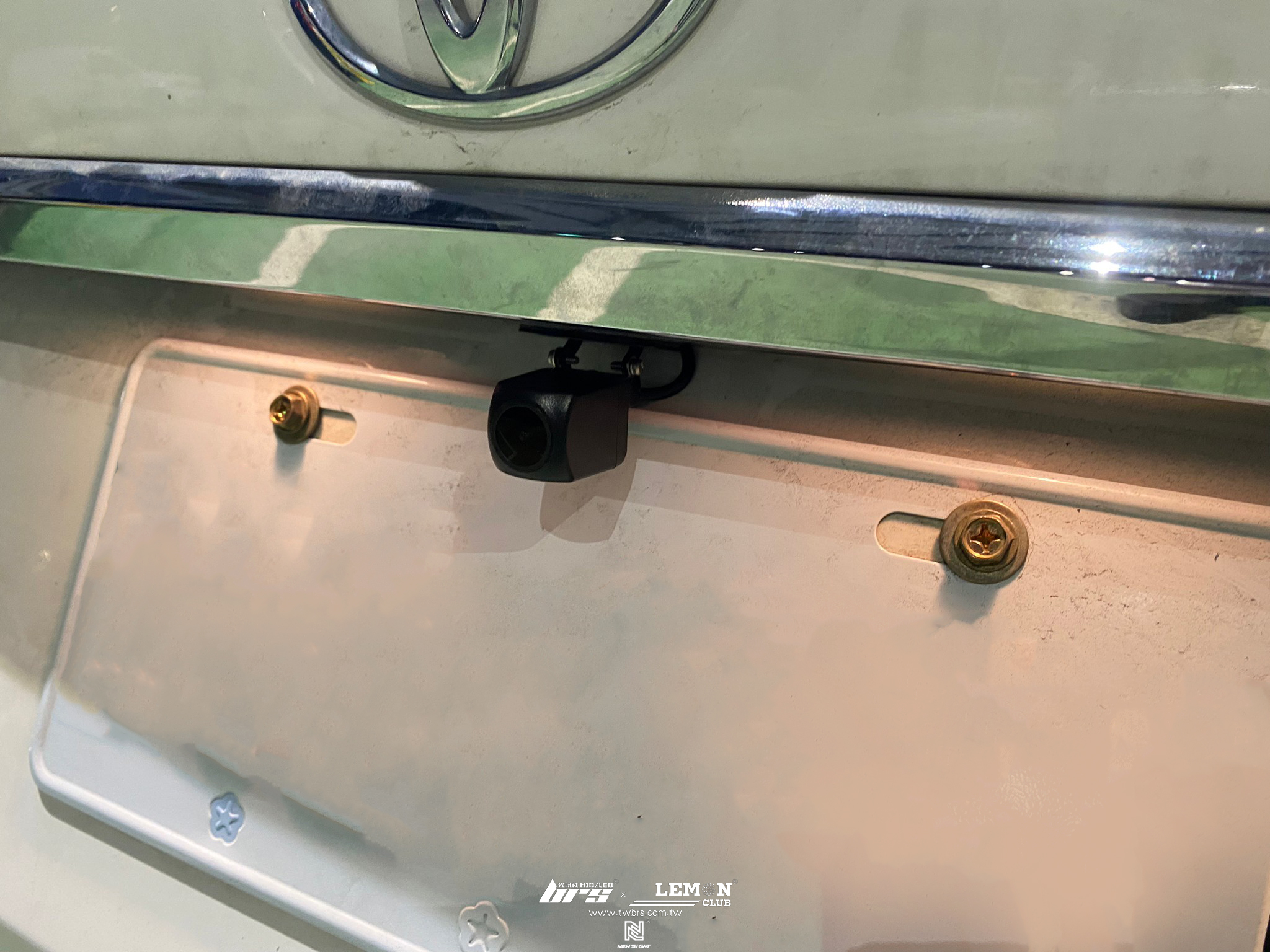 Toyota Altis 安裝 電子後視鏡行車紀錄器