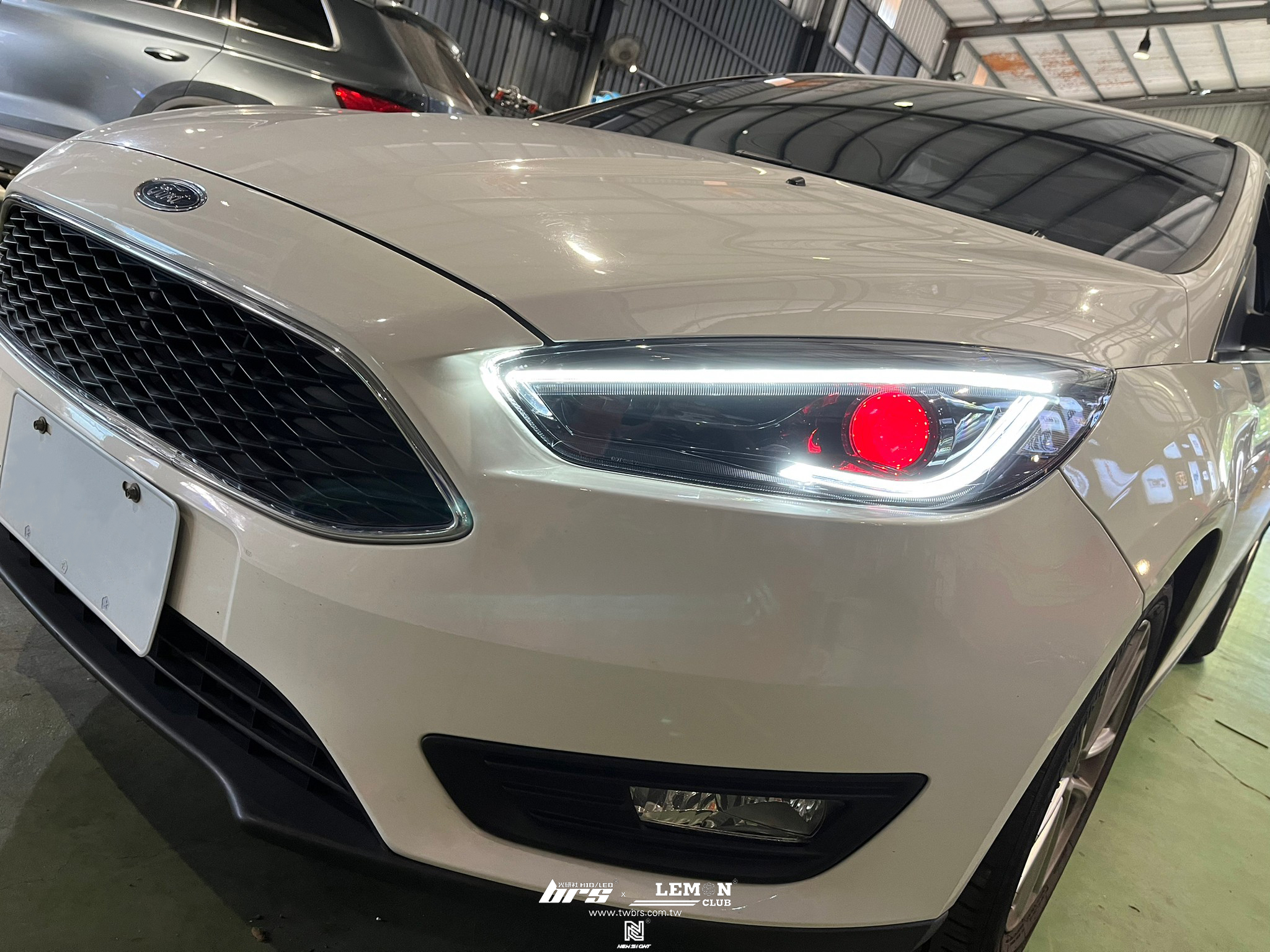 Ford Focus 安裝 惡魔魚眼大燈總成