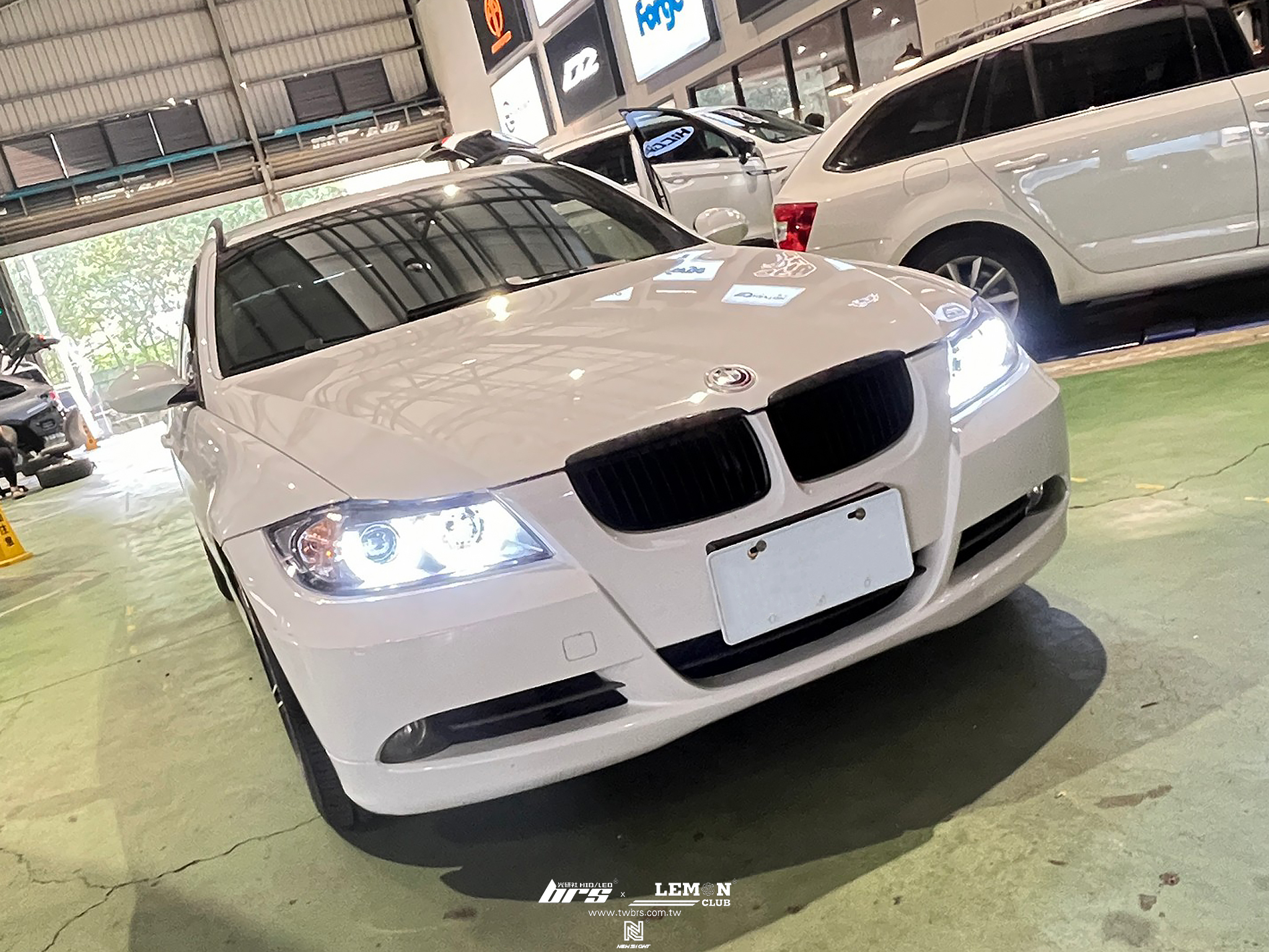 BMW E91 安裝 雙U大燈總成