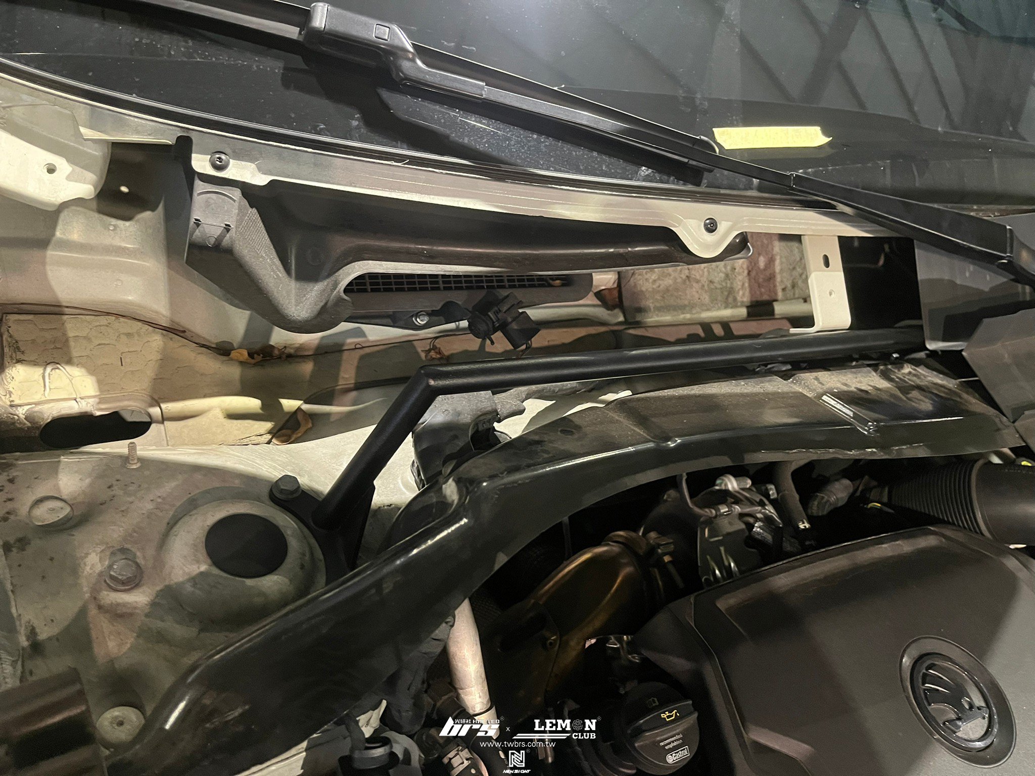 Skoda Kodiaq 安裝 KC引擎室撐桿+BOSCH喇叭