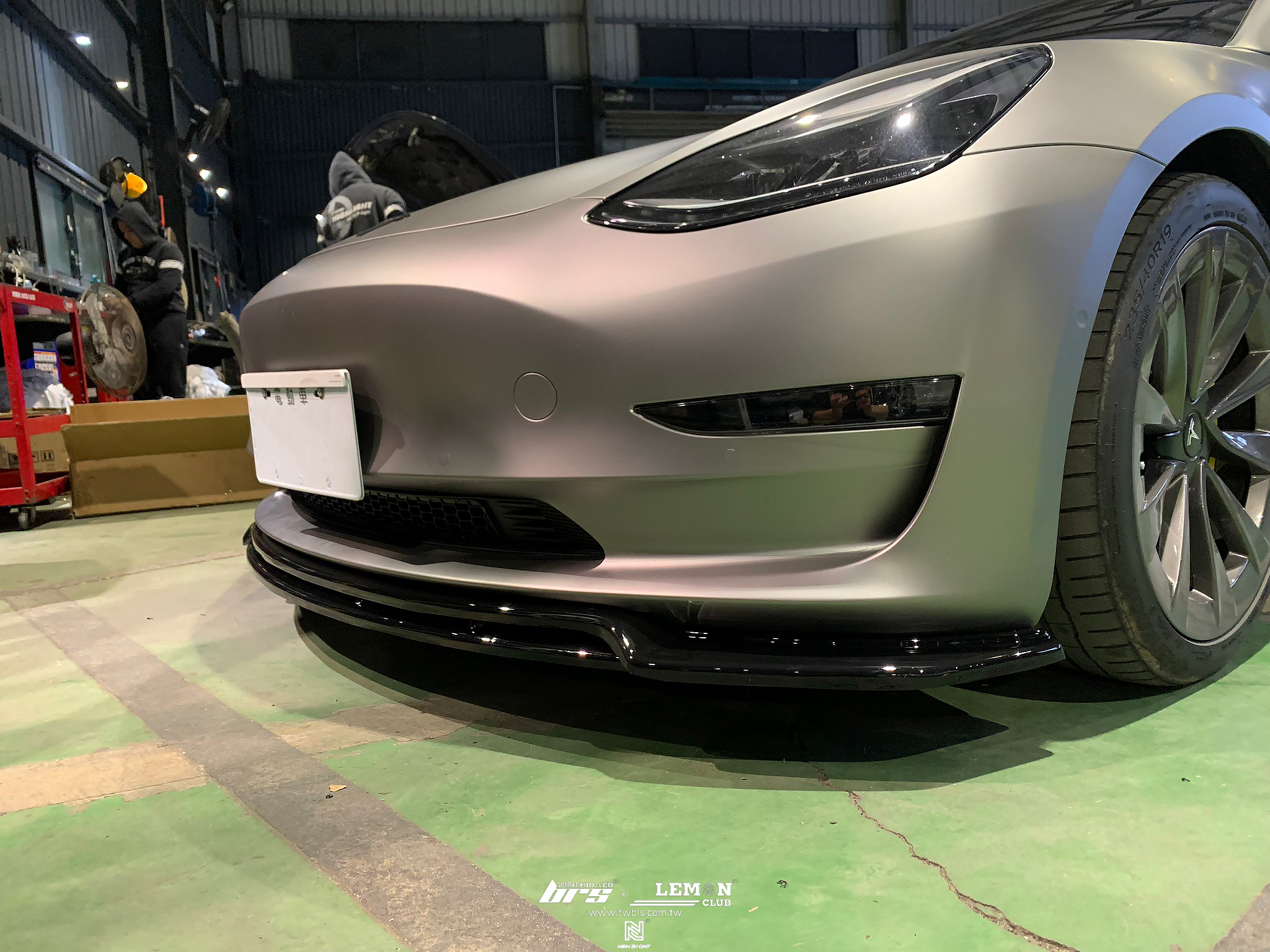 Tesla Model 3 安裝 類MAX雙層前下巴