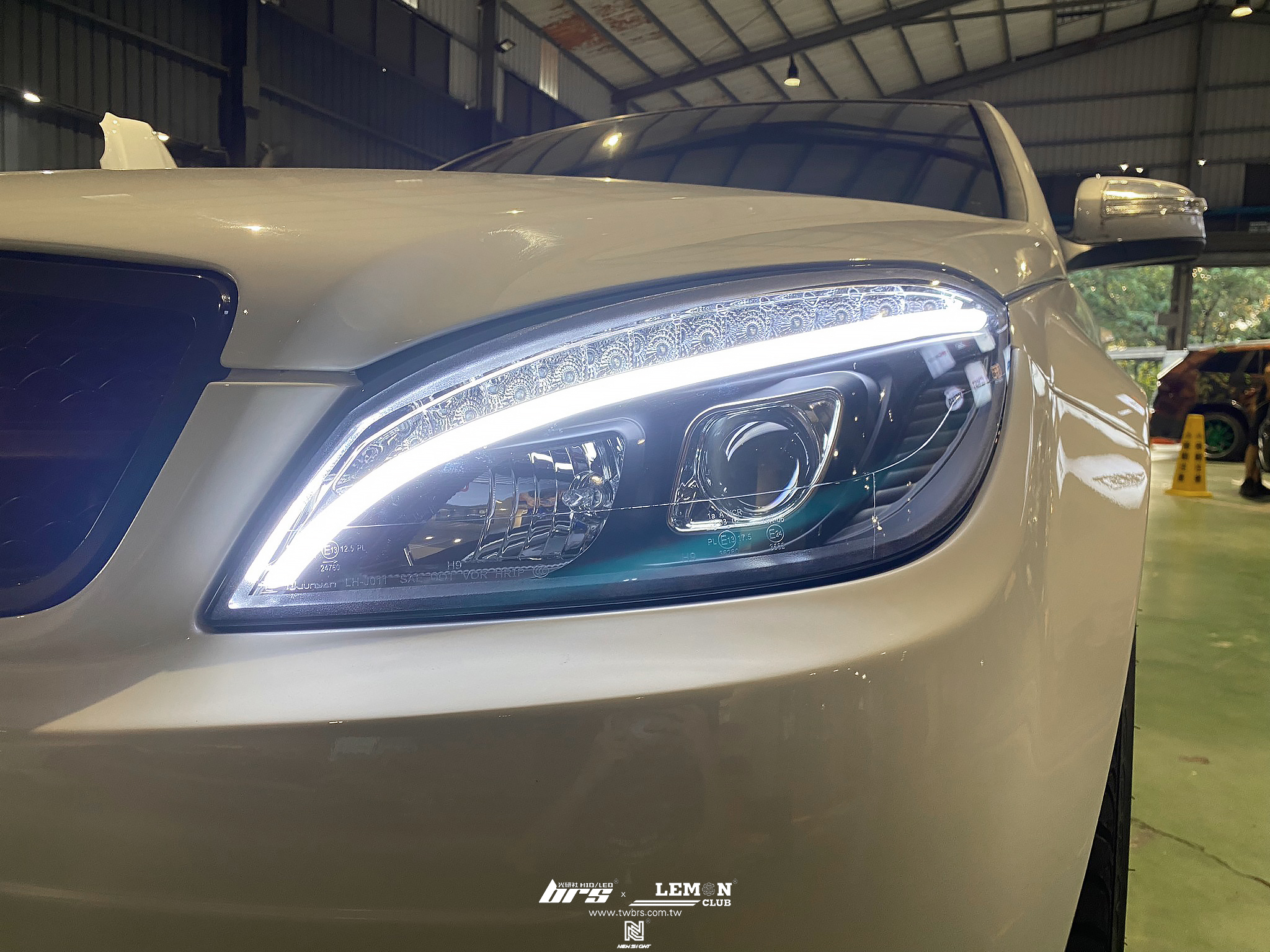 Benz W204 C300 安裝 流水魚眼大燈總成+大燈35W 6500K HID