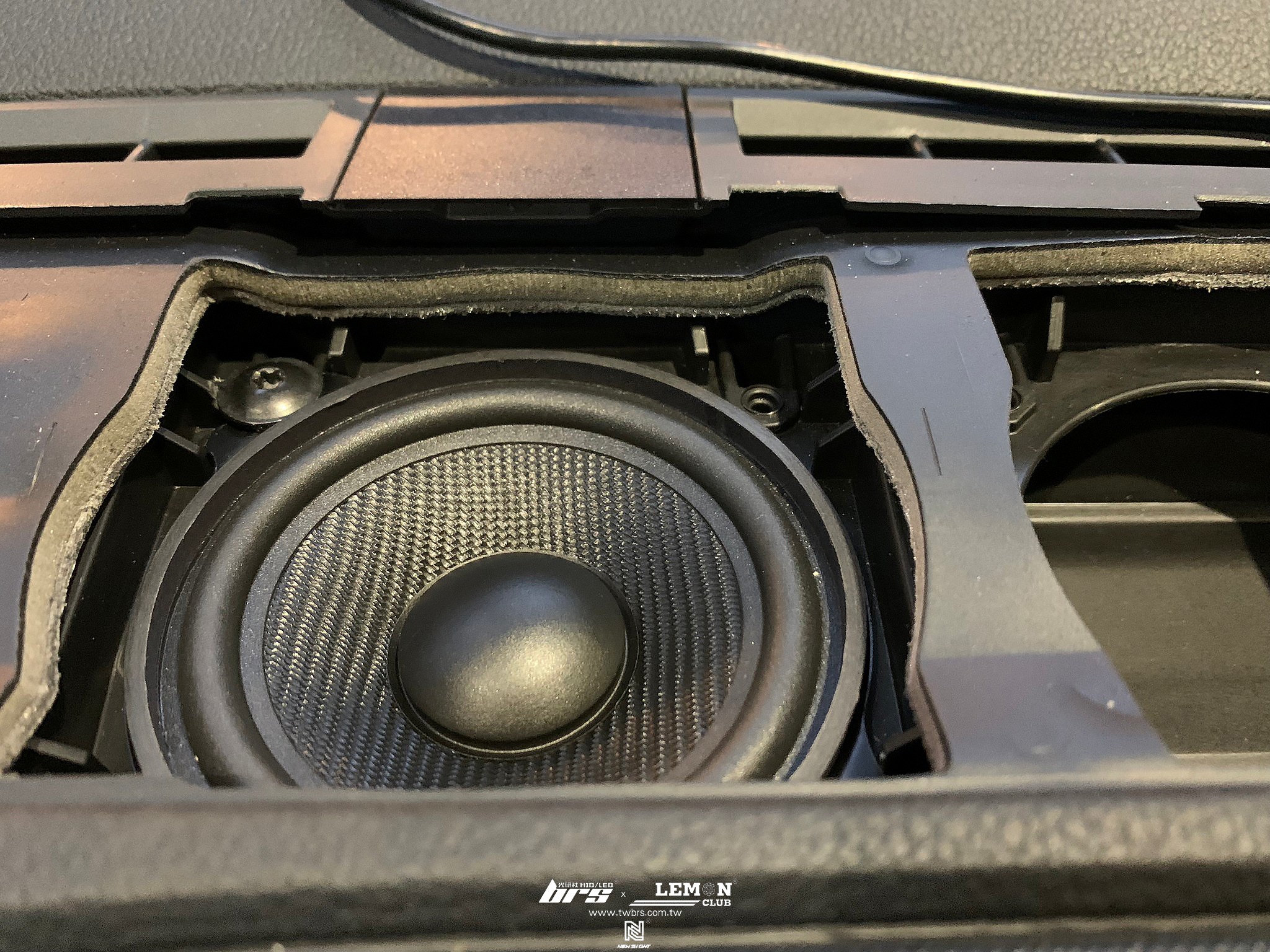 Skoda Scala 安裝 美國HART單體中音3吋中置喇叭