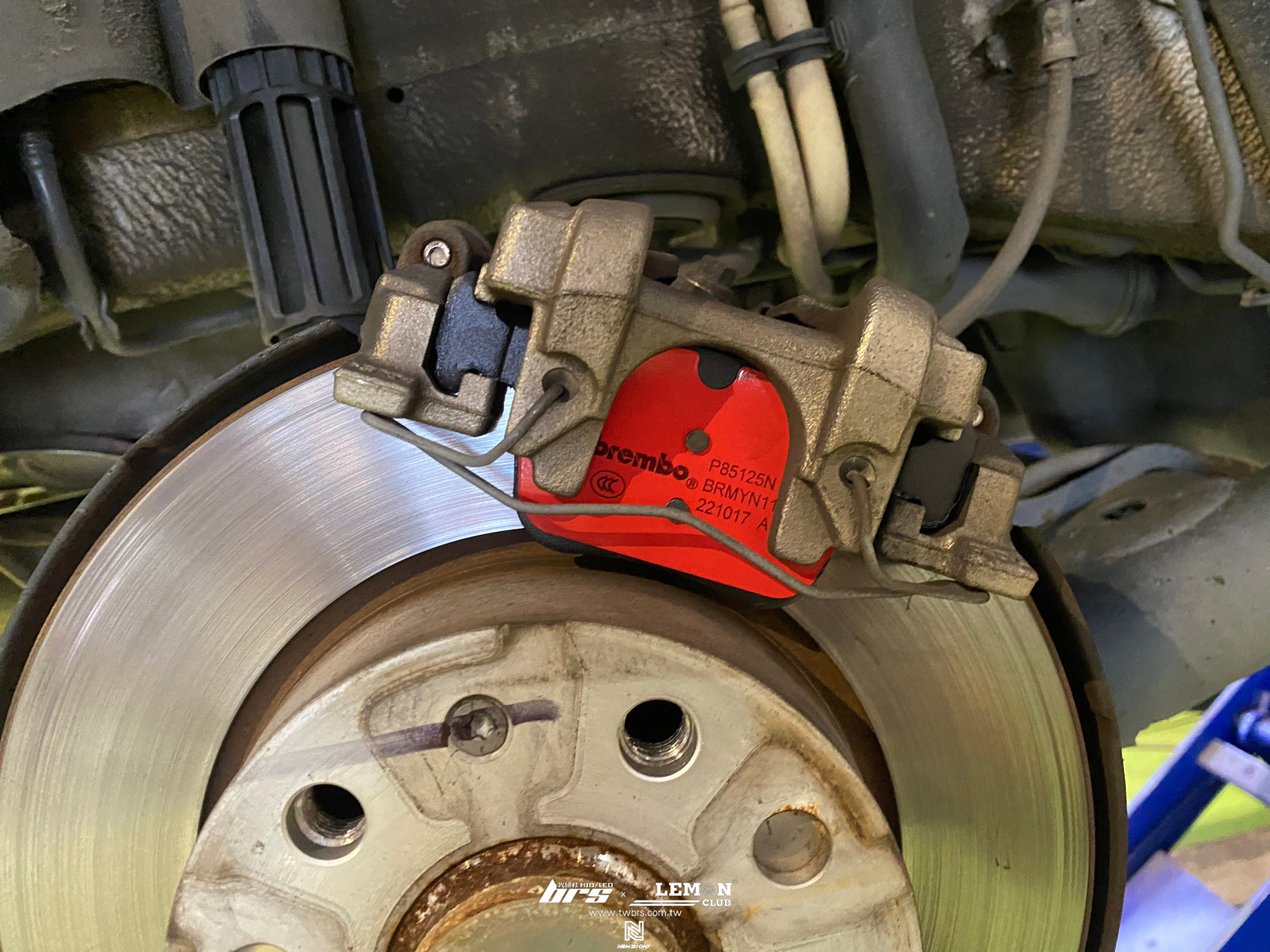 Skoda Karoq 安裝 後Brembo來令片(紅皮)