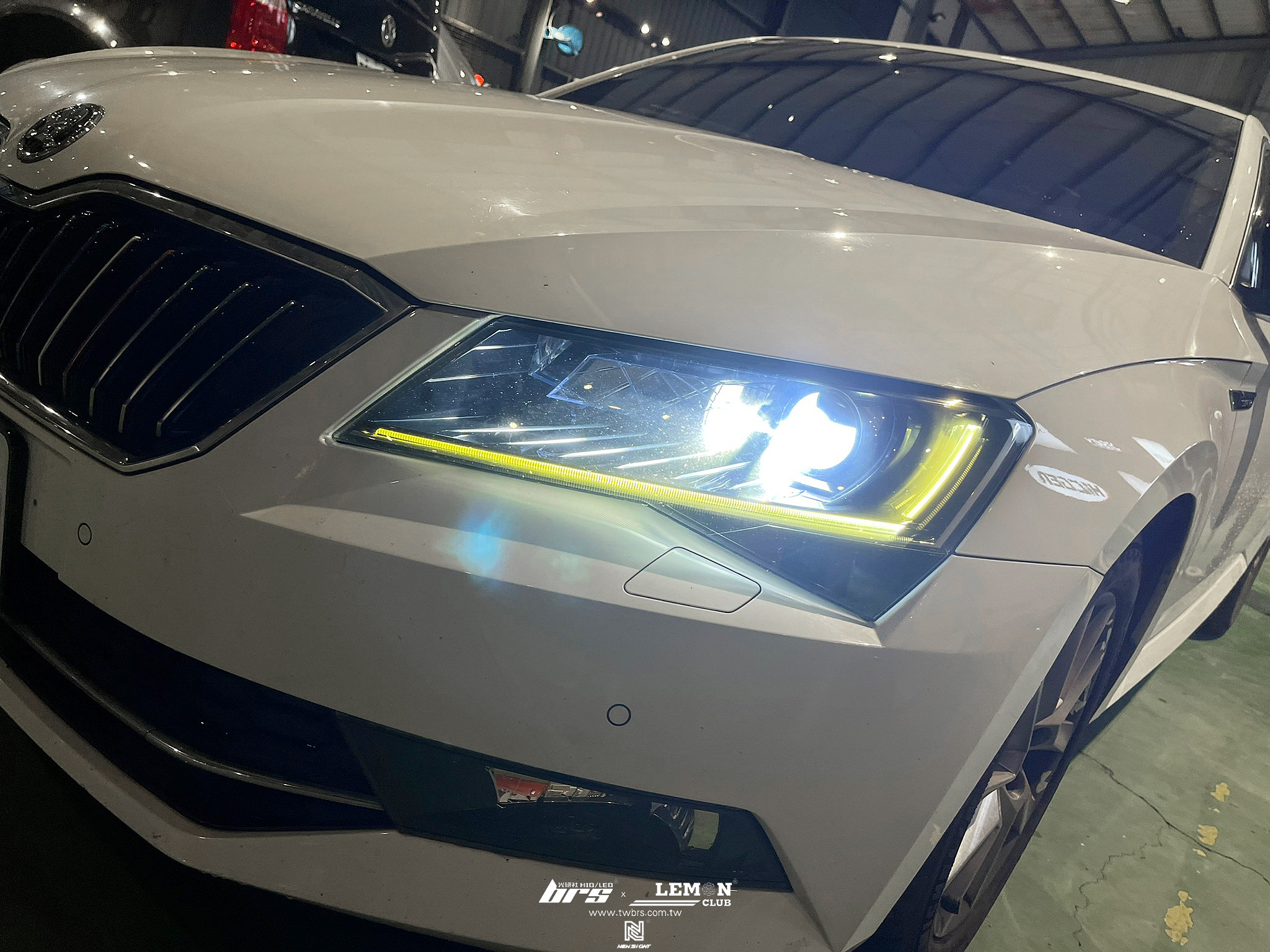 Skoda Superb 安裝 大燈HIGHLIGHT SS款(高階款) 6500K