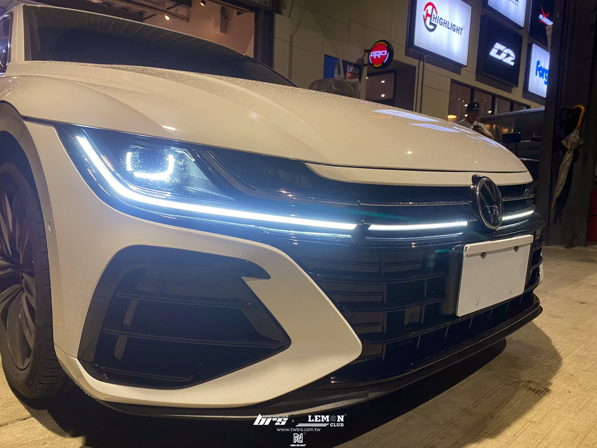 Volkswagen Arteon 安裝 原廠R前保桿