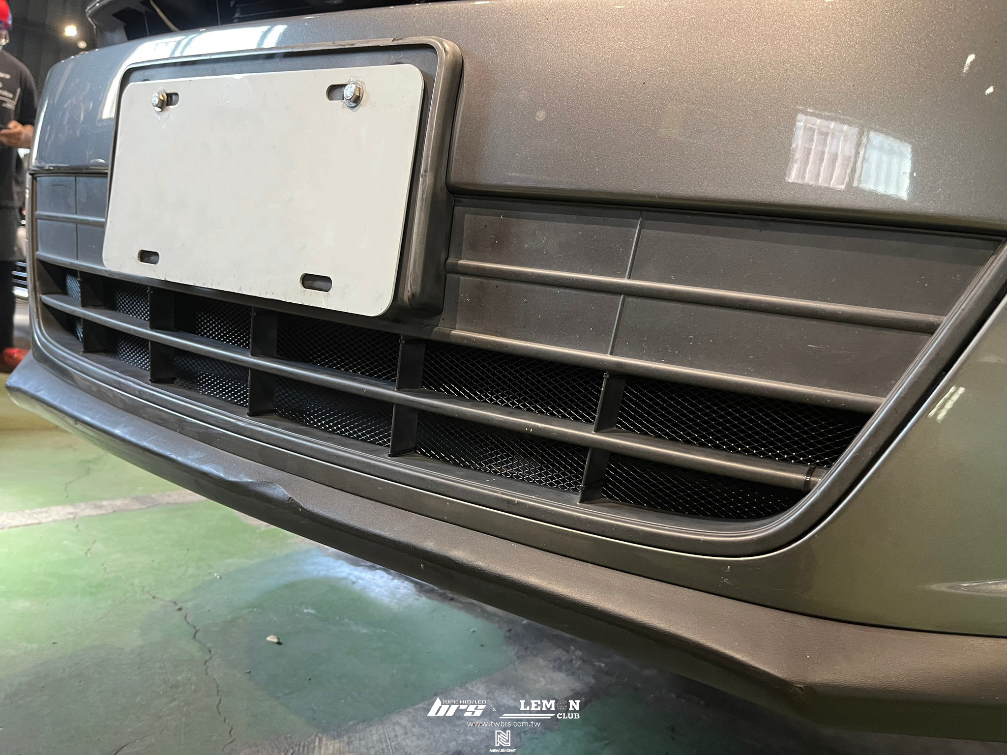 Volkswagen New Tiguan 安裝 保桿防跳石網