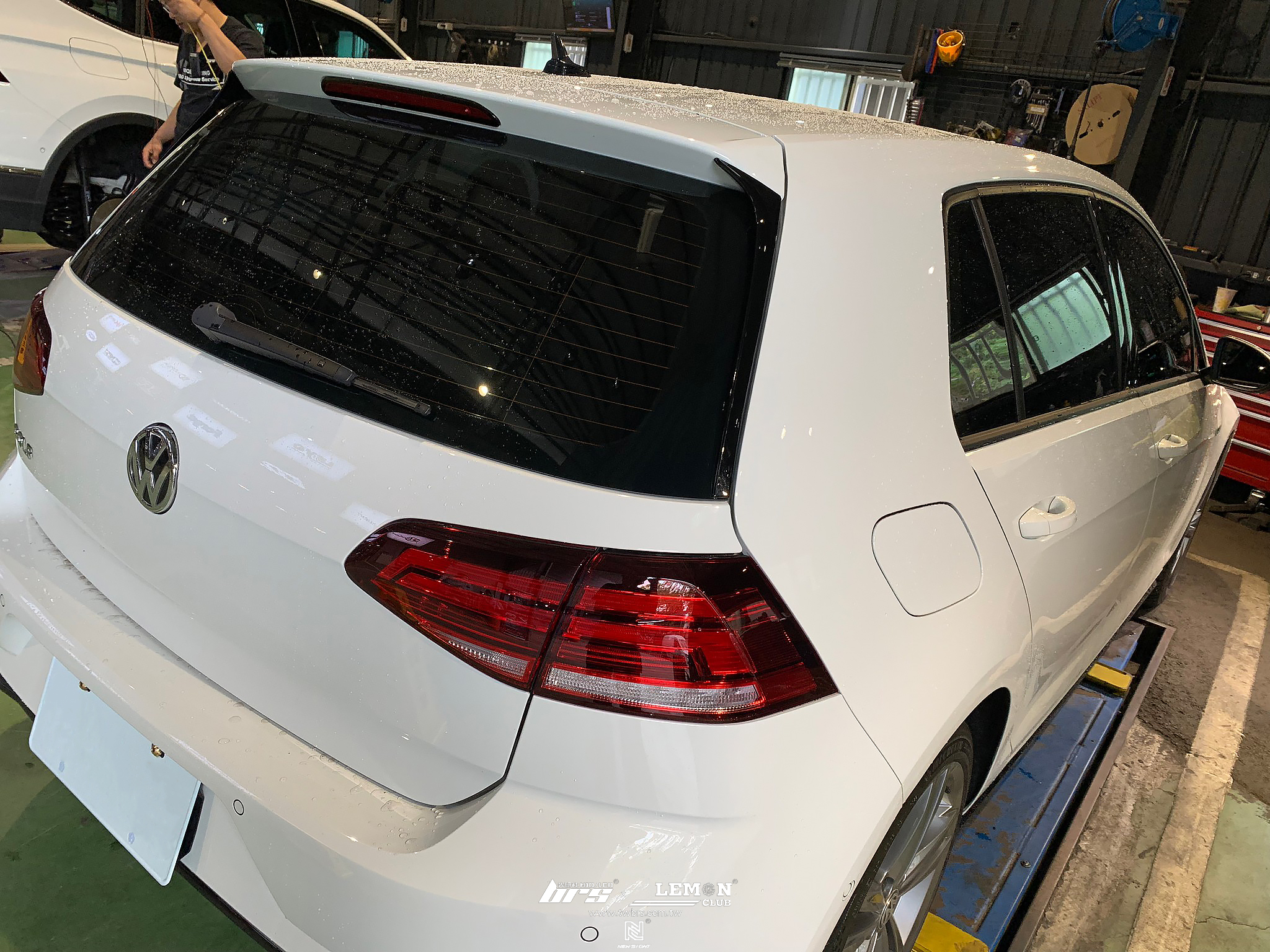 Volkswagen Golf 7.5 安裝 側翼