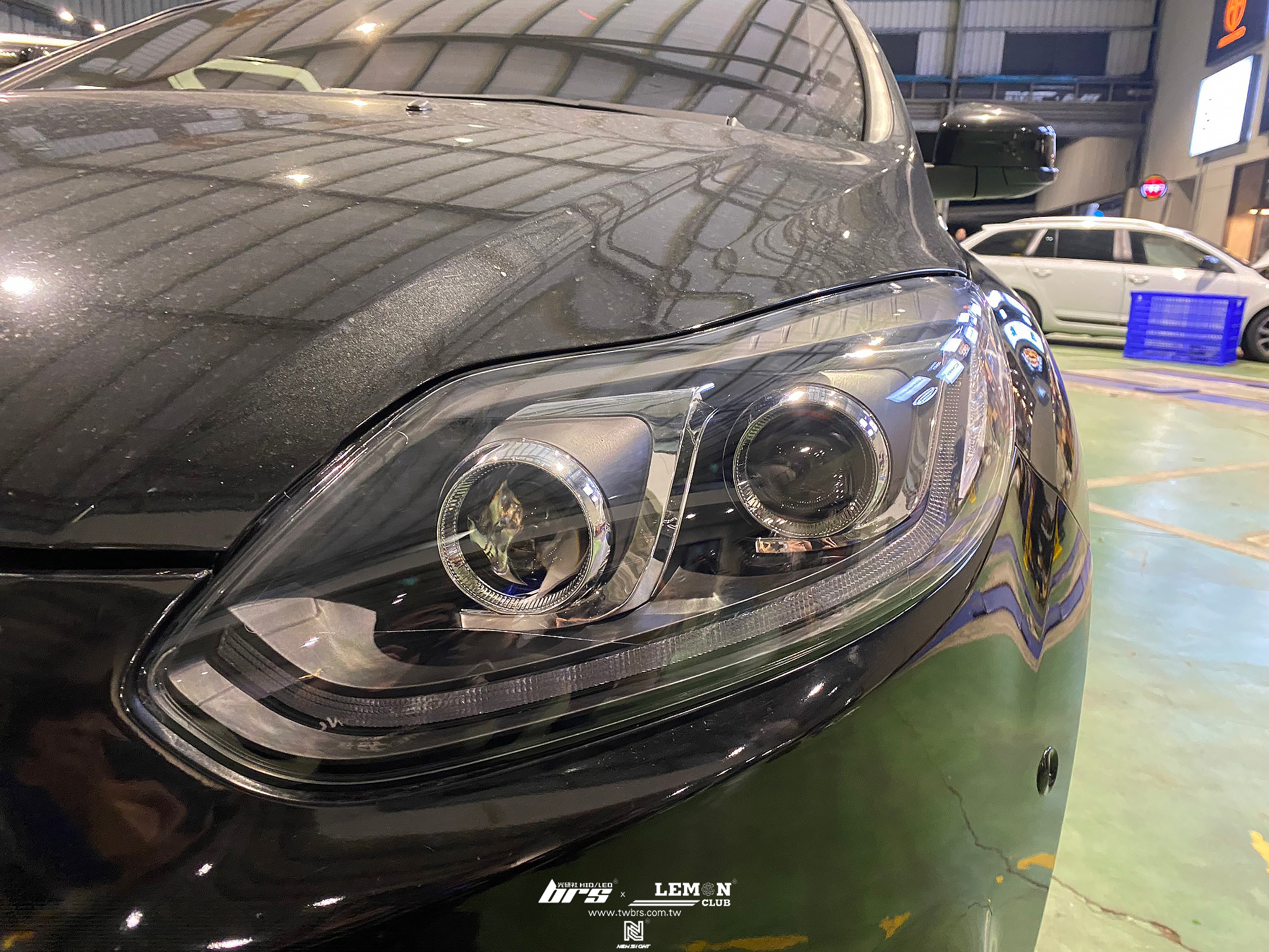 Ford Focus MK3 安裝 流水LED魚眼大燈總成+大燈35W 6500K HID