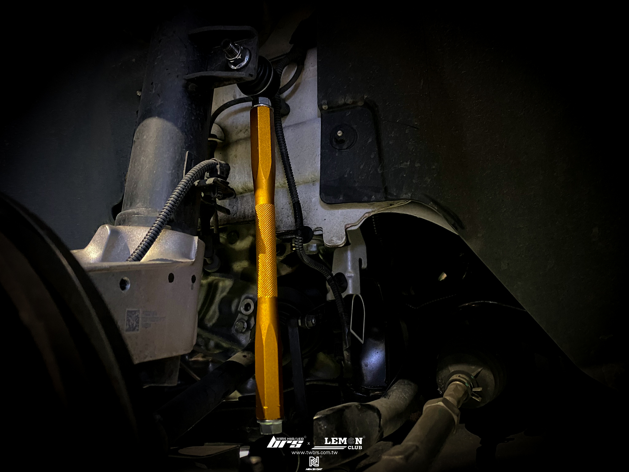 Volvo XC40 安裝 KC鋁合金可調式強化李子串