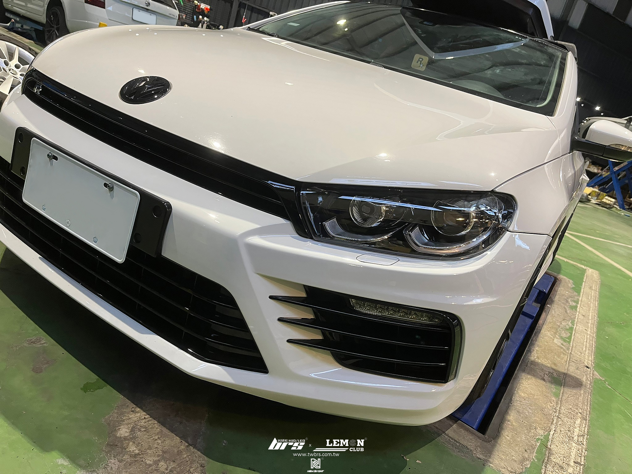 Volkswagen Scirocco 安裝 導光型魚眼大燈總成+Highlight SS款(高階款) 6500K LED