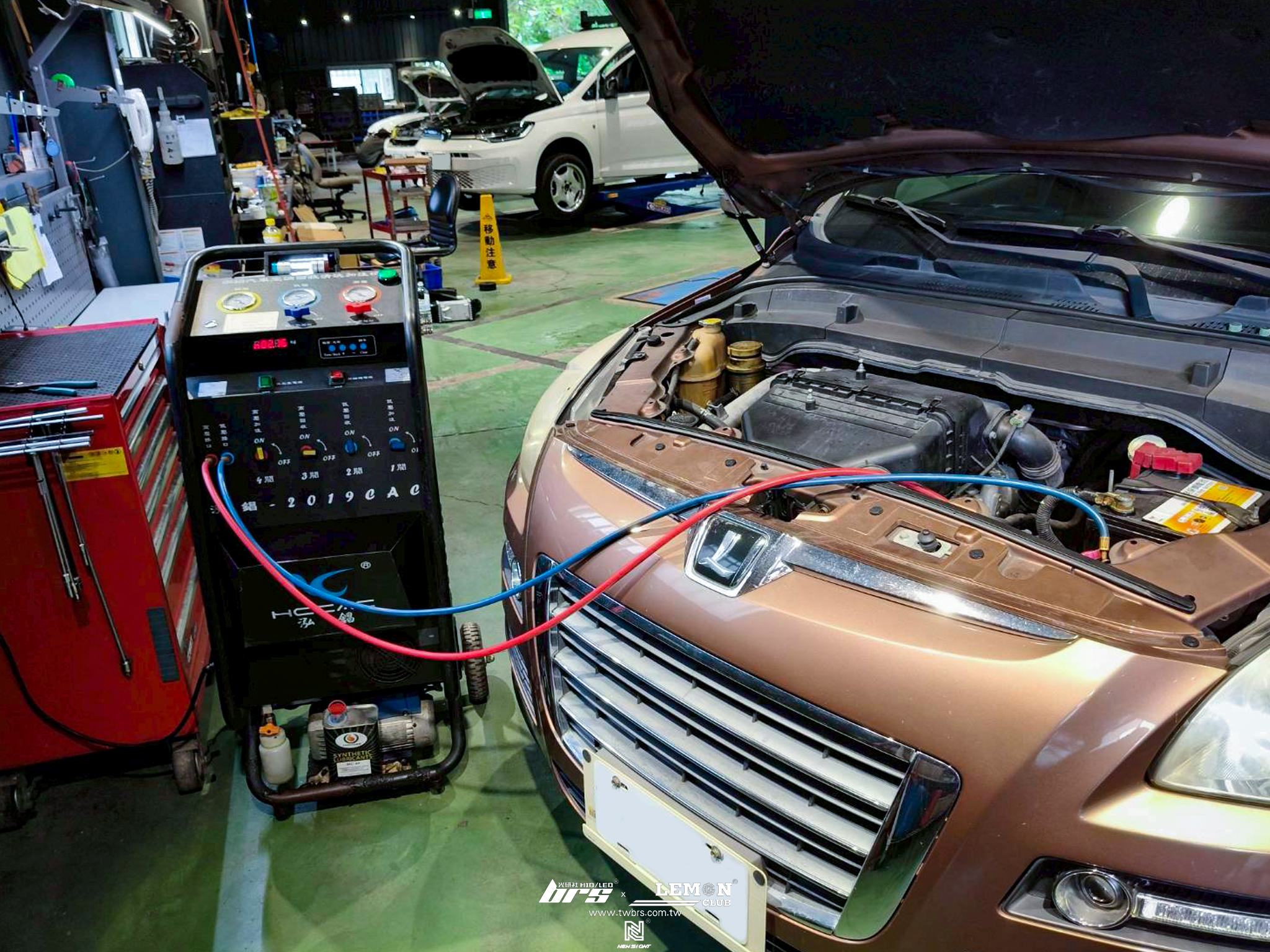 Luxgen M7 保養 壓縮機更換+冷氣清洗+冷凍油更換