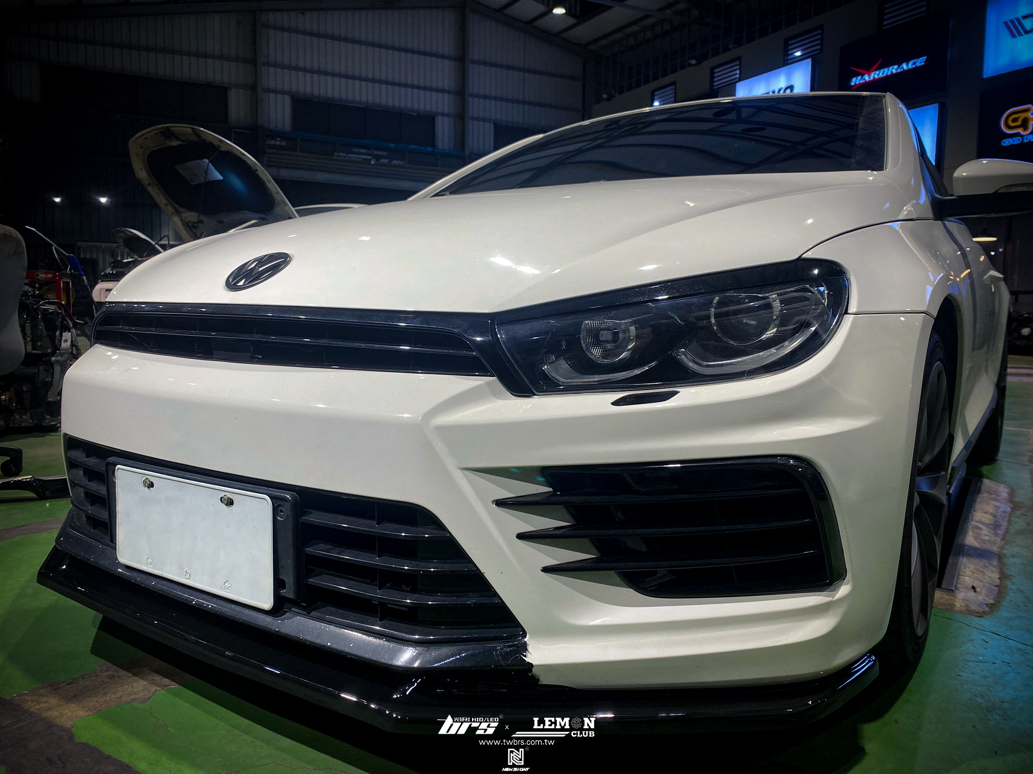 Volkswagen Scirocco 安裝 類MAX前下巴V1