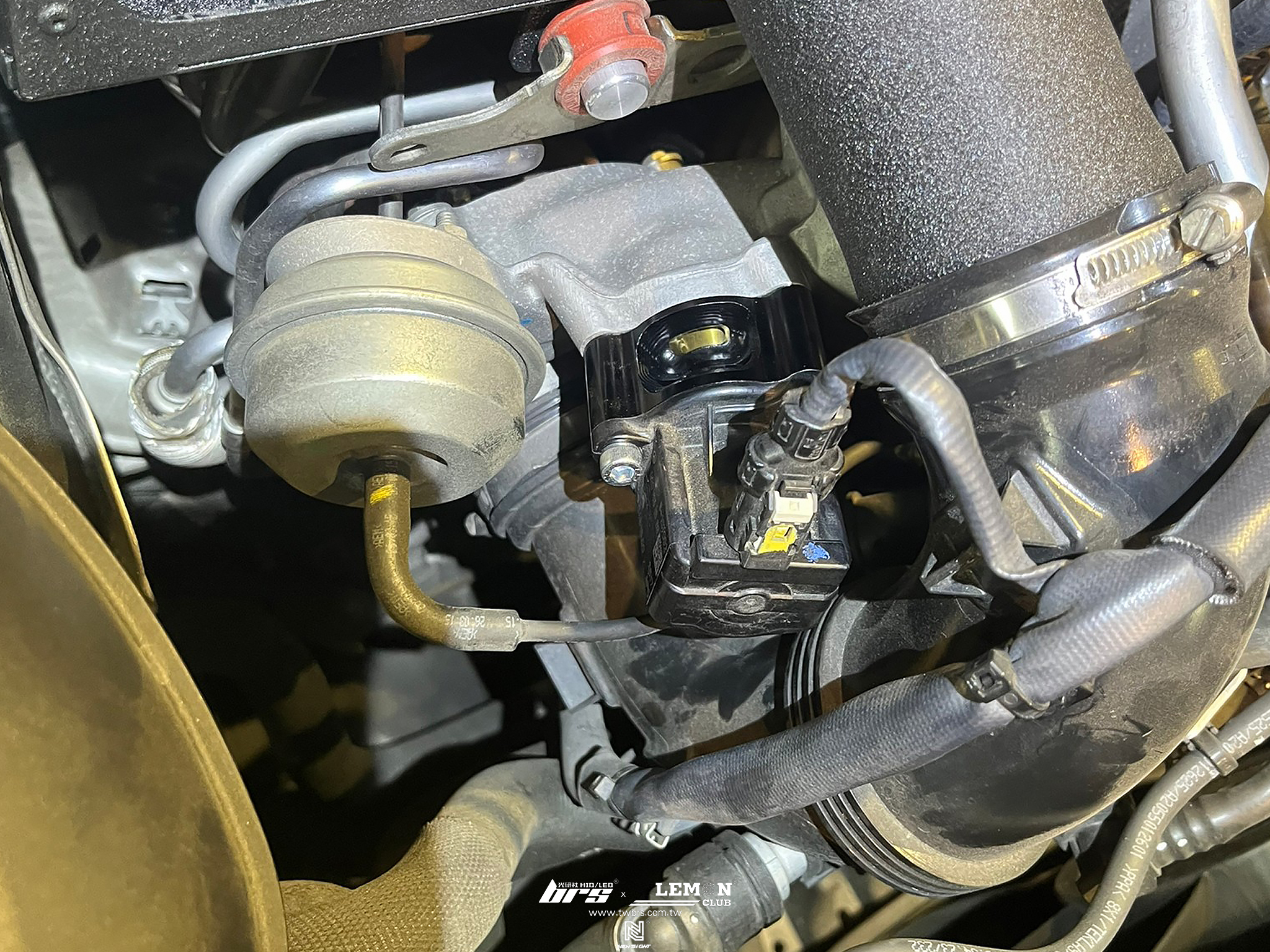 Benz W205 安裝 GFB外洩式洩壓閥