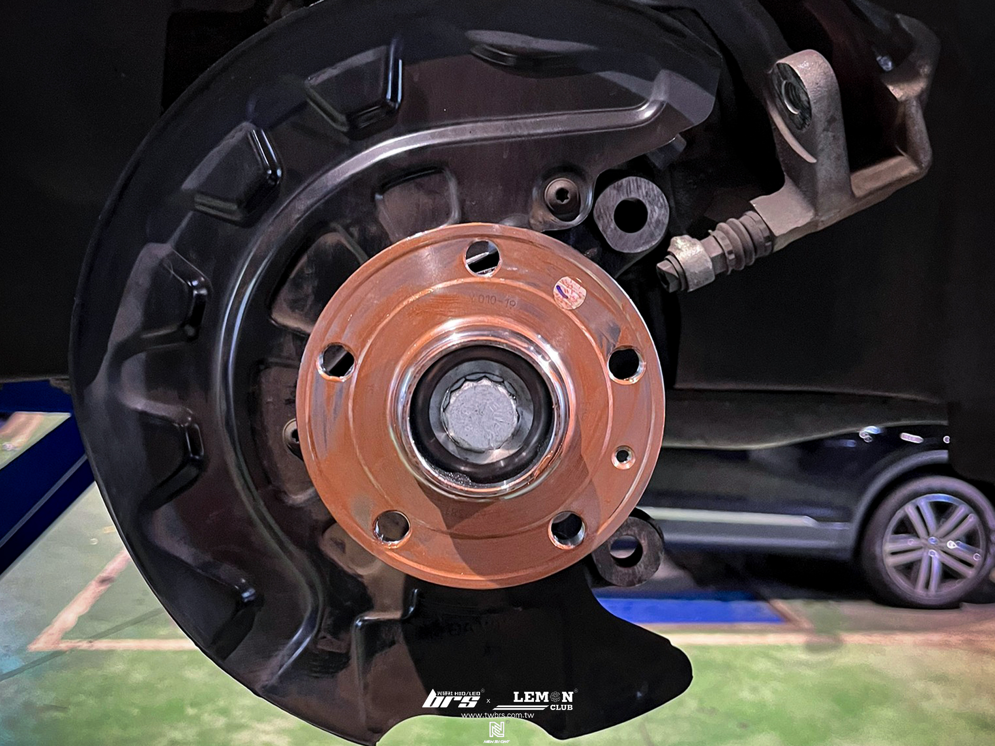 Audi A3 安裝 FAG右前輪哈夫